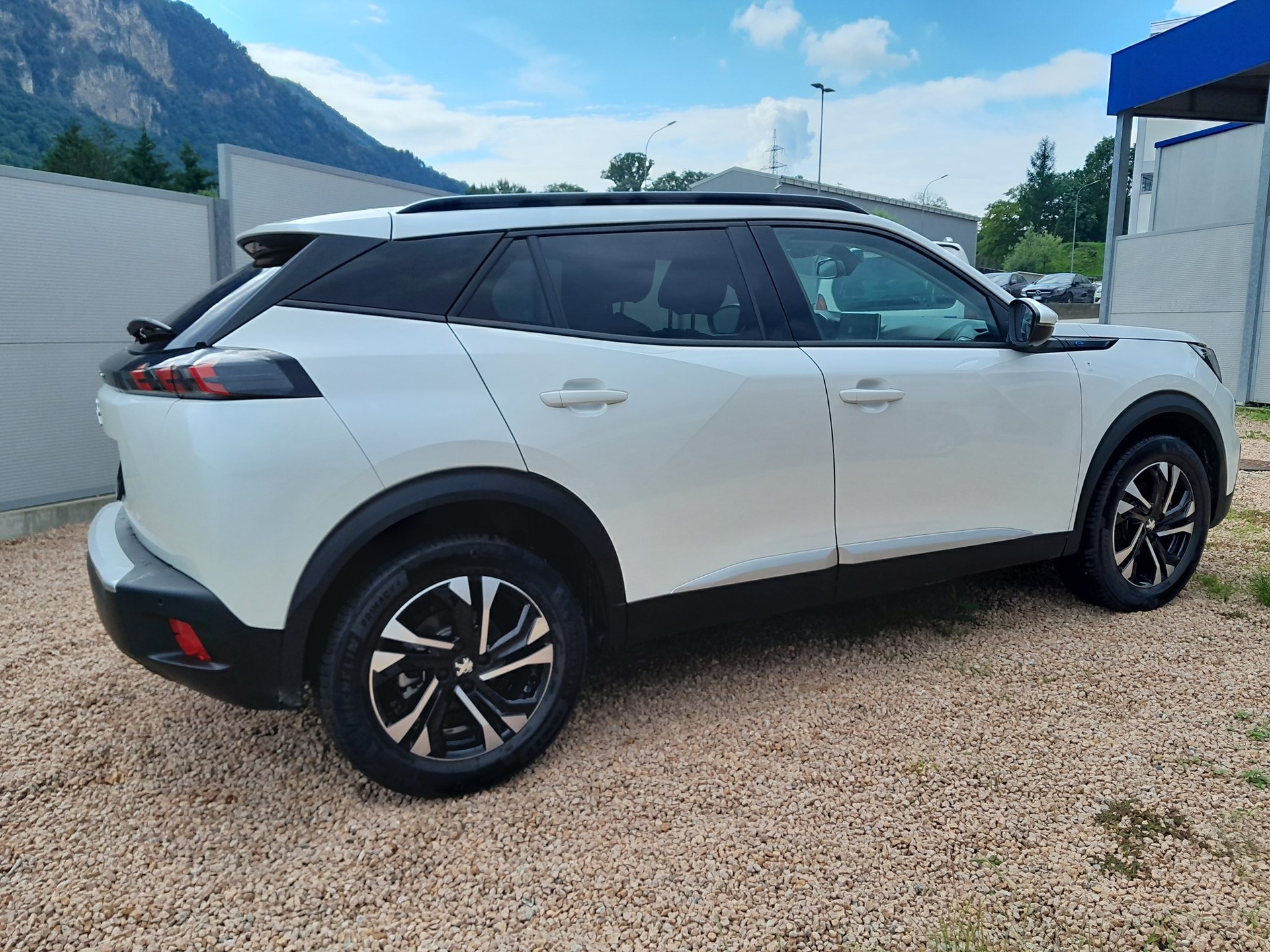 PEUGEOT 2008 e Allure Pack-image-5