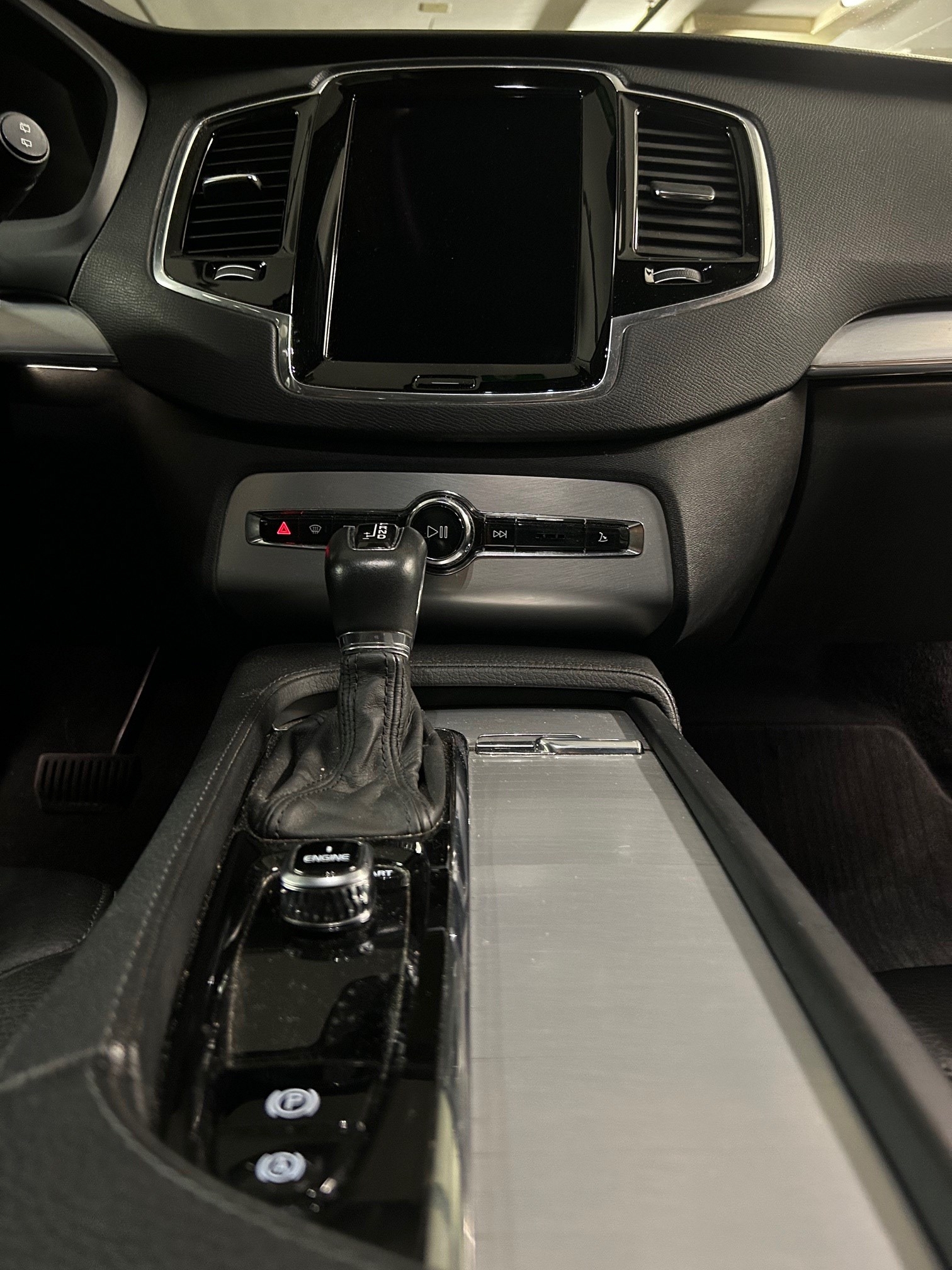 VOLVO XC90 D5 AWD-image-3