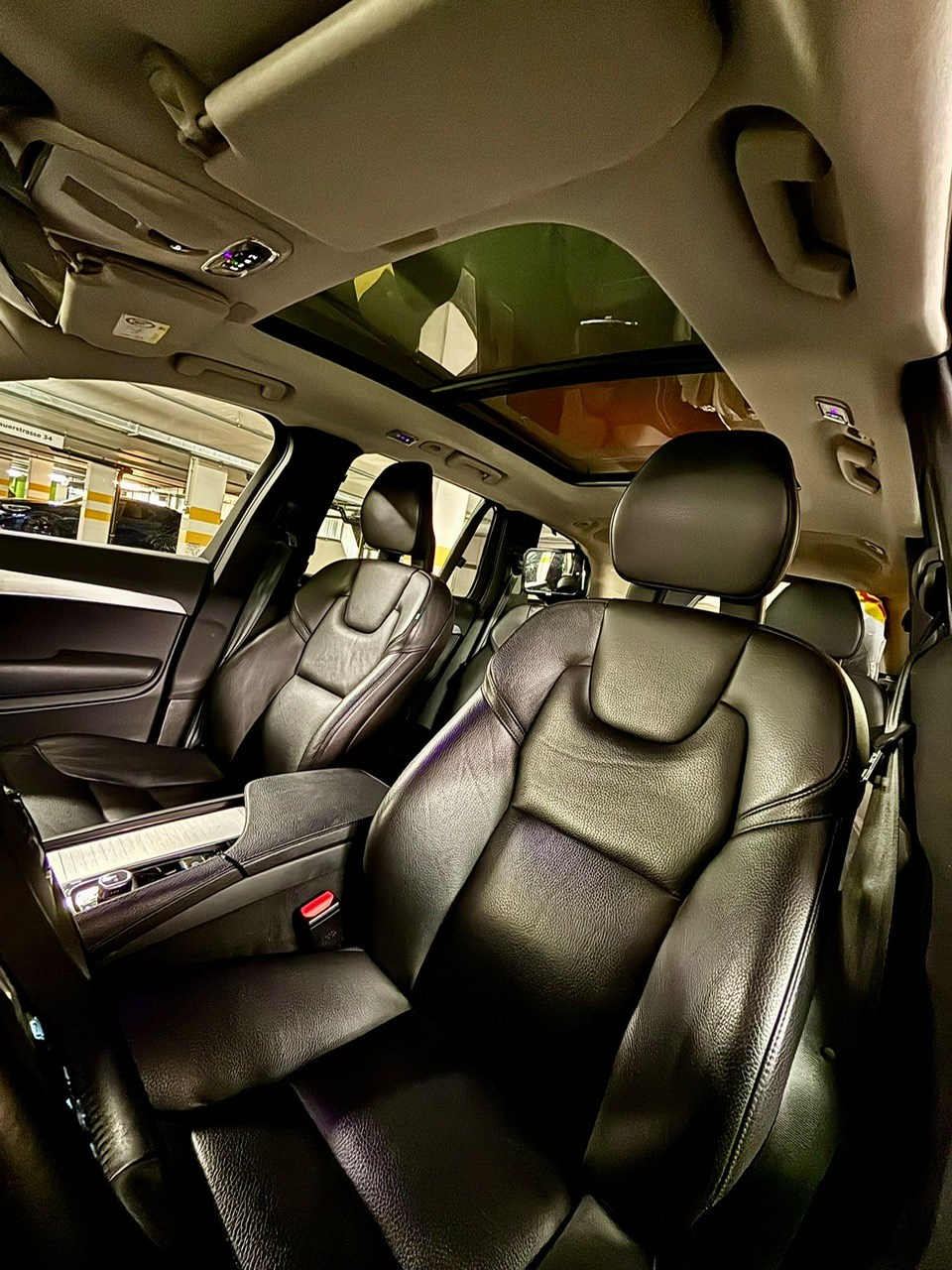 VOLVO XC90 D5 AWD-image-8
