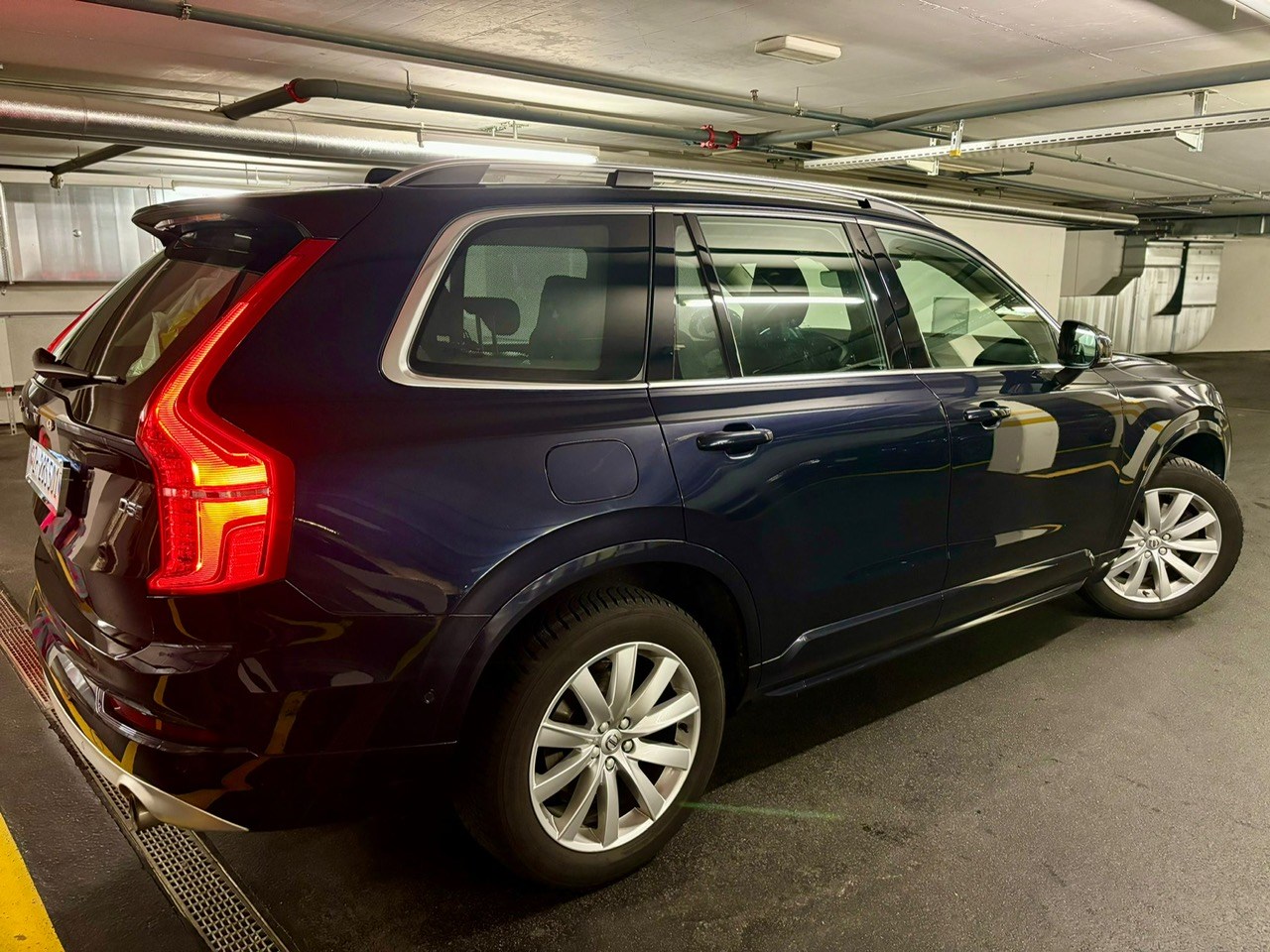 VOLVO XC90 D5 AWD-image-6