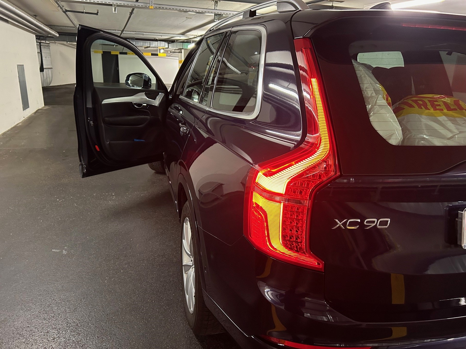 VOLVO XC90 D5 AWD-image-1