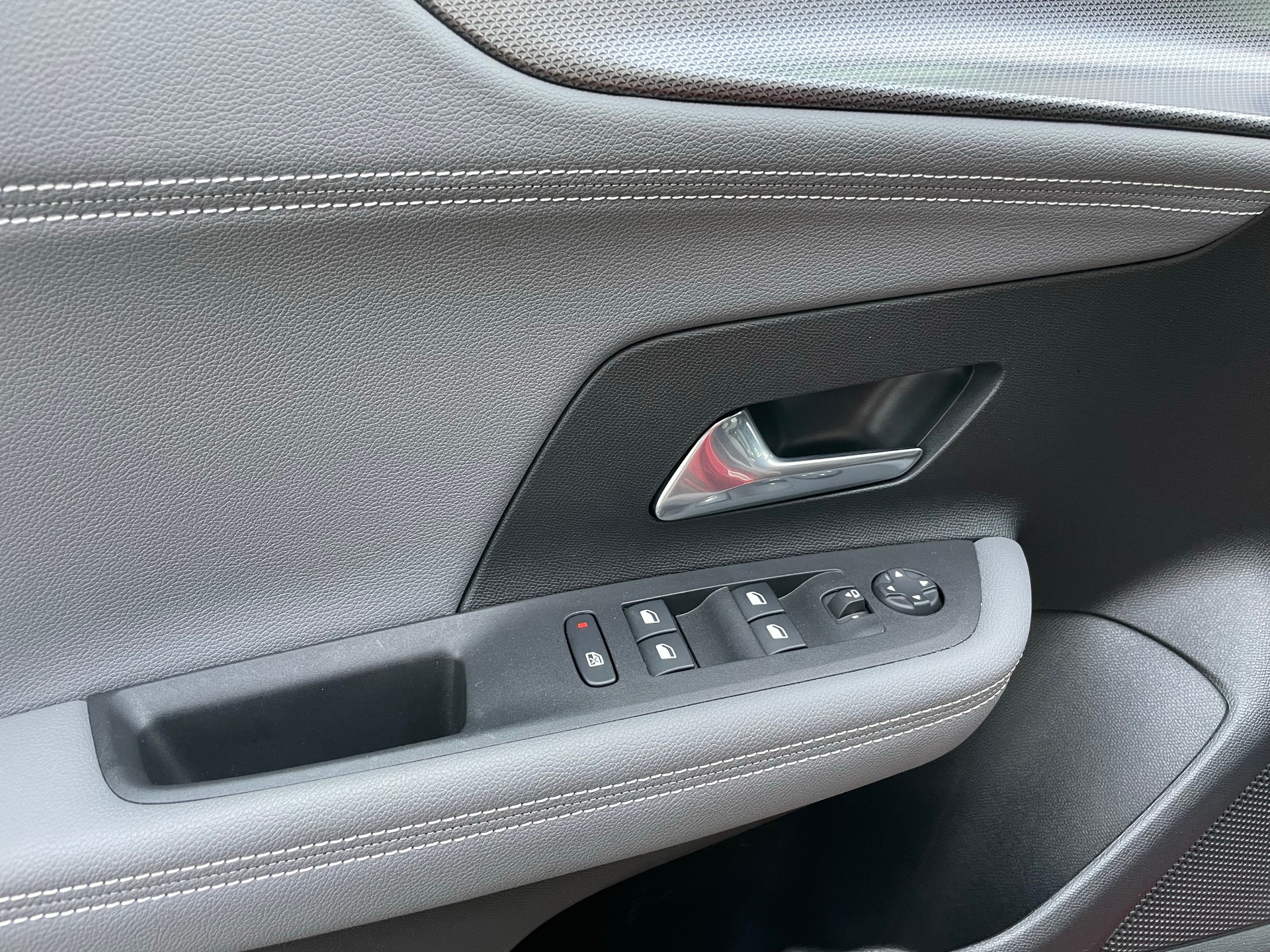 OPEL Mokka e Elegance-image-12