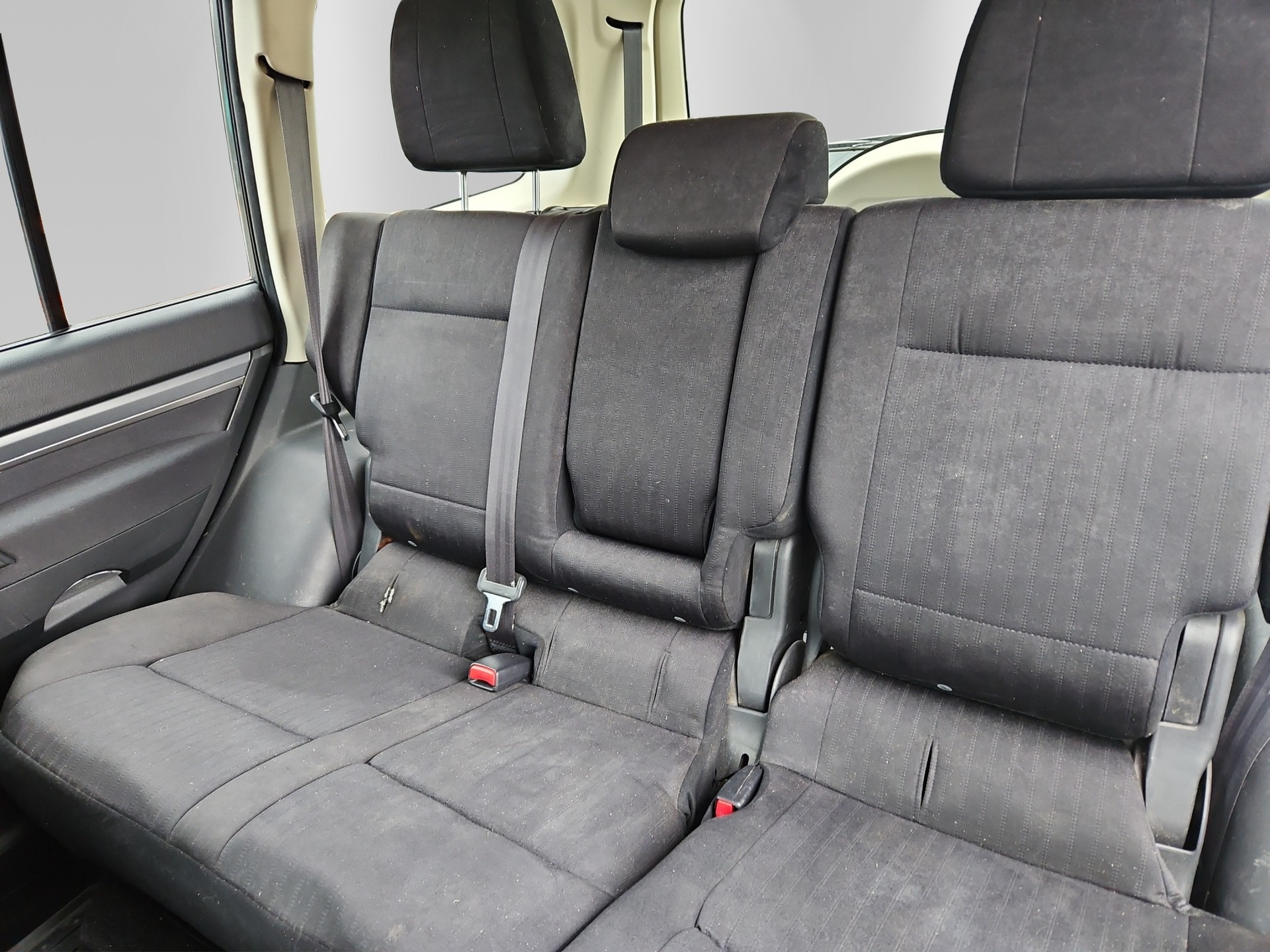 MITSUBISHI Pajero 3.2 DI-D Professional Plus Automatic-image-10