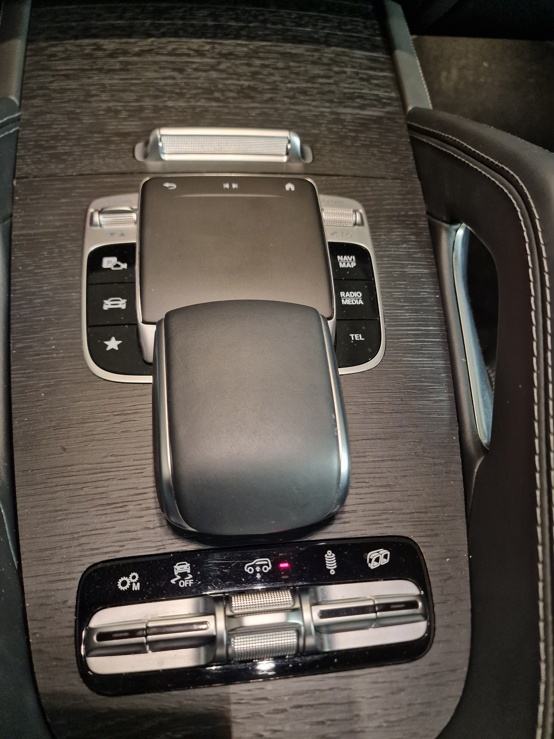 MERCEDES-BENZ GLE Coupé 53 AMG 4Matic+ Speedshift-image-12