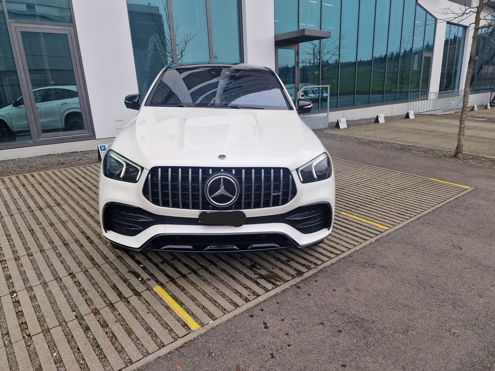 MERCEDES-BENZ GLE Coupé 53 AMG 4Matic+ Speedshift-image-2