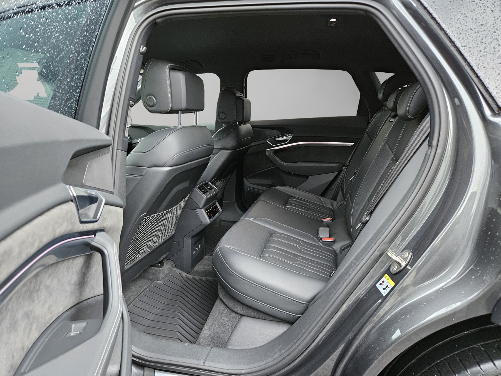 AUDI e-tron S quattro-image-8