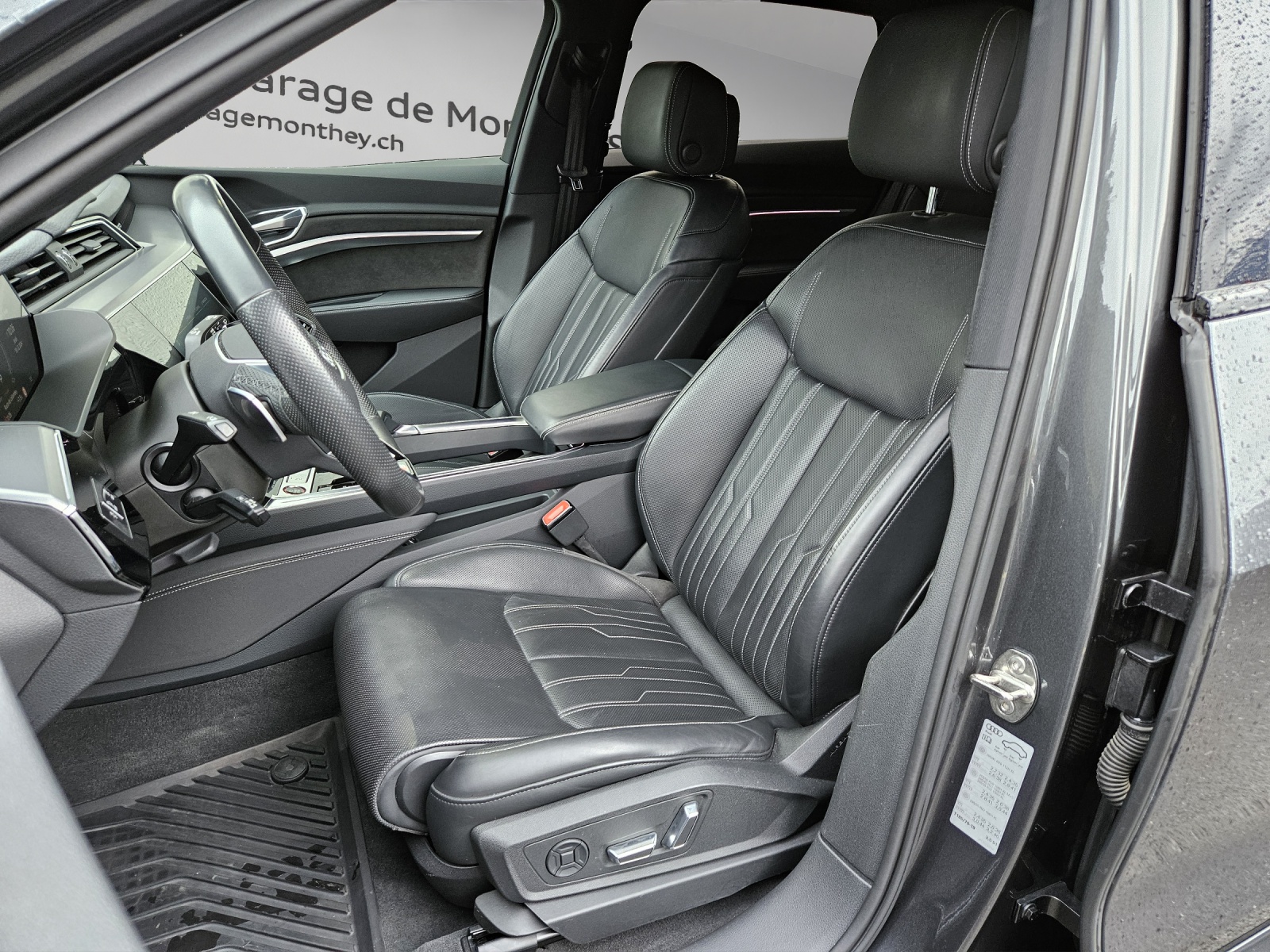 AUDI e-tron S quattro-image-7
