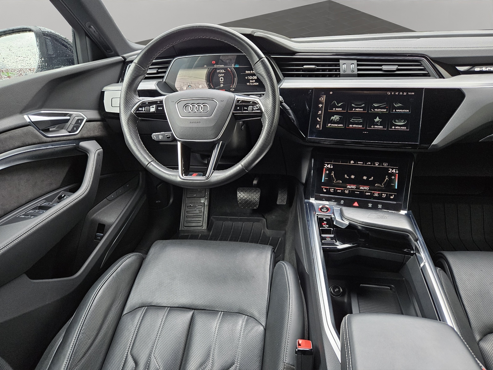 AUDI e-tron S quattro-image-9