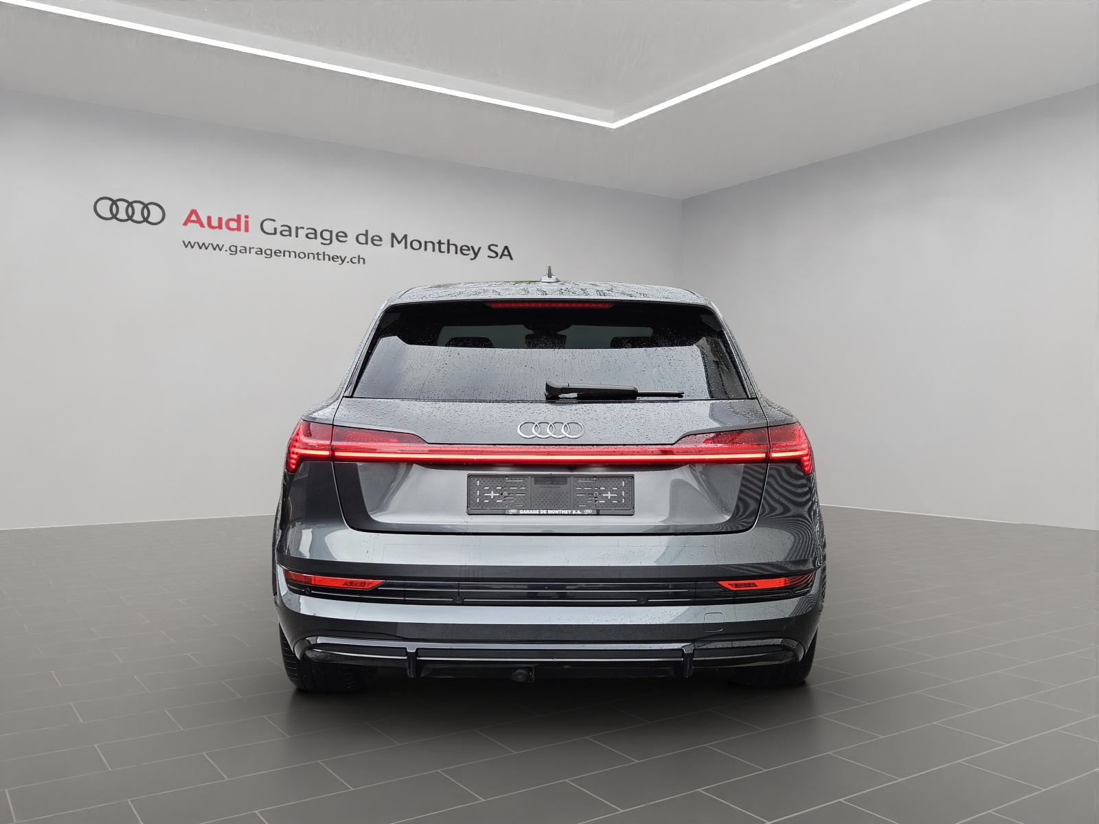 AUDI e-tron S quattro-image-4