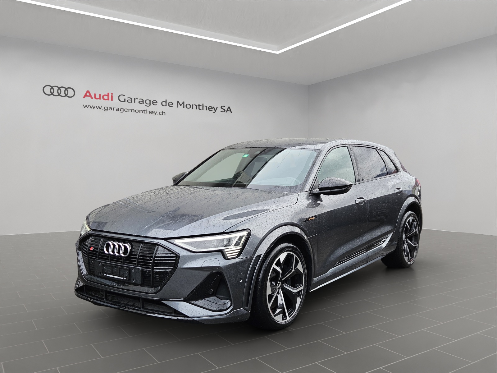 AUDI e-tron S quattro-image-0
