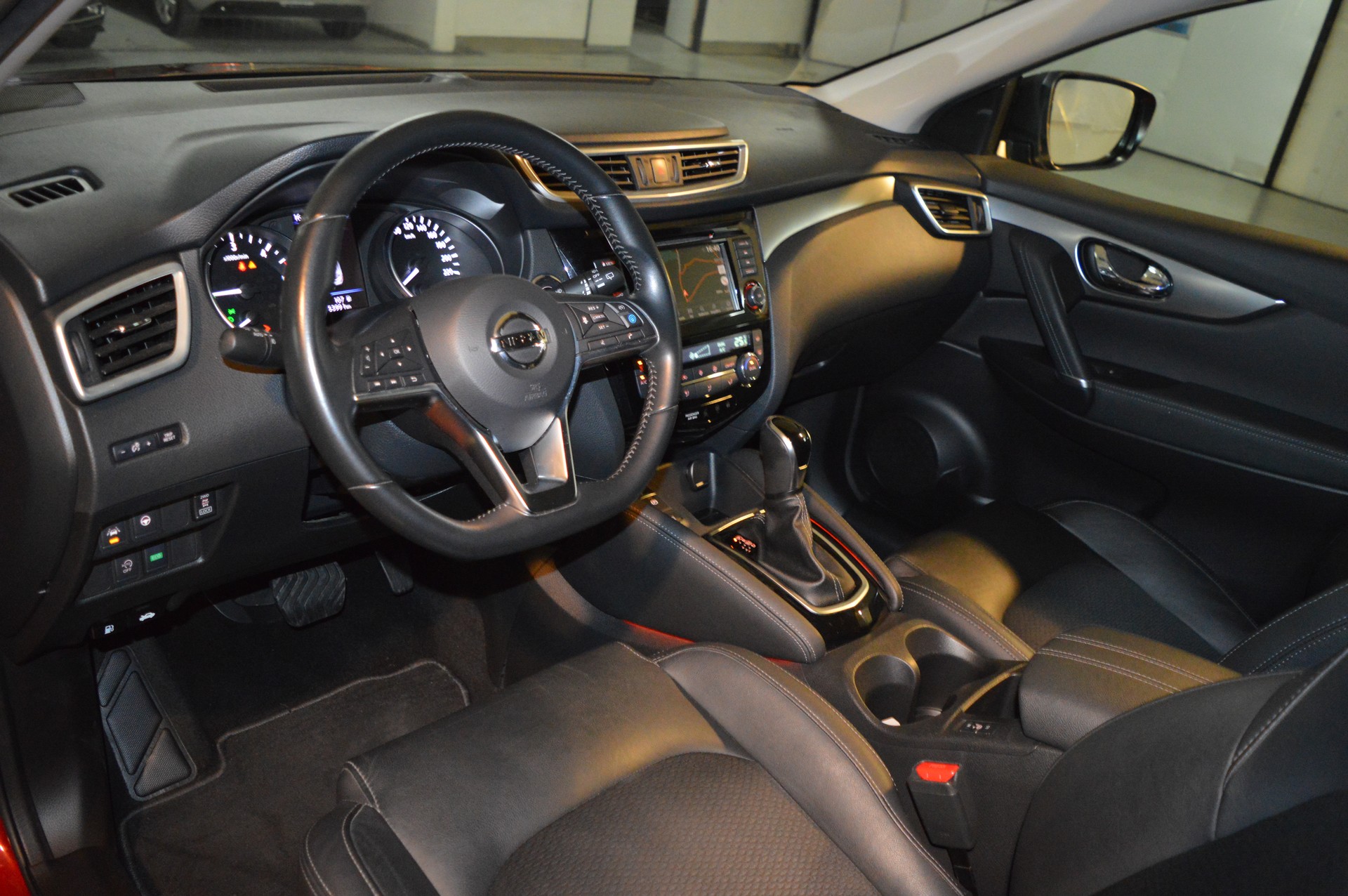 NISSAN Qashqai 1.7 dCi Tekna 4x4 Xtronic ALL-MODE 4x4-image-17