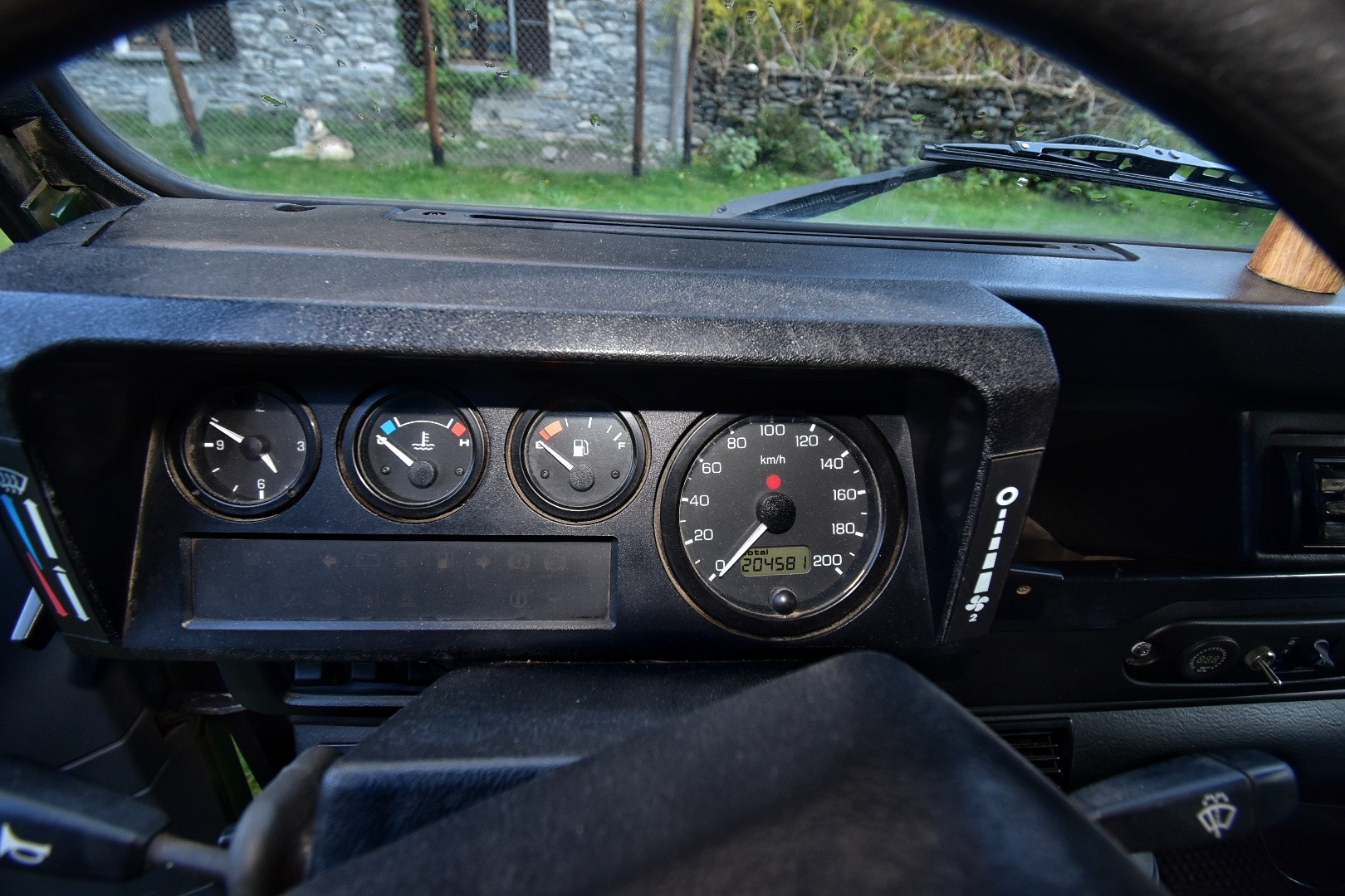 LAND ROVER Defender 110 SW 2.5 Td5-image-10