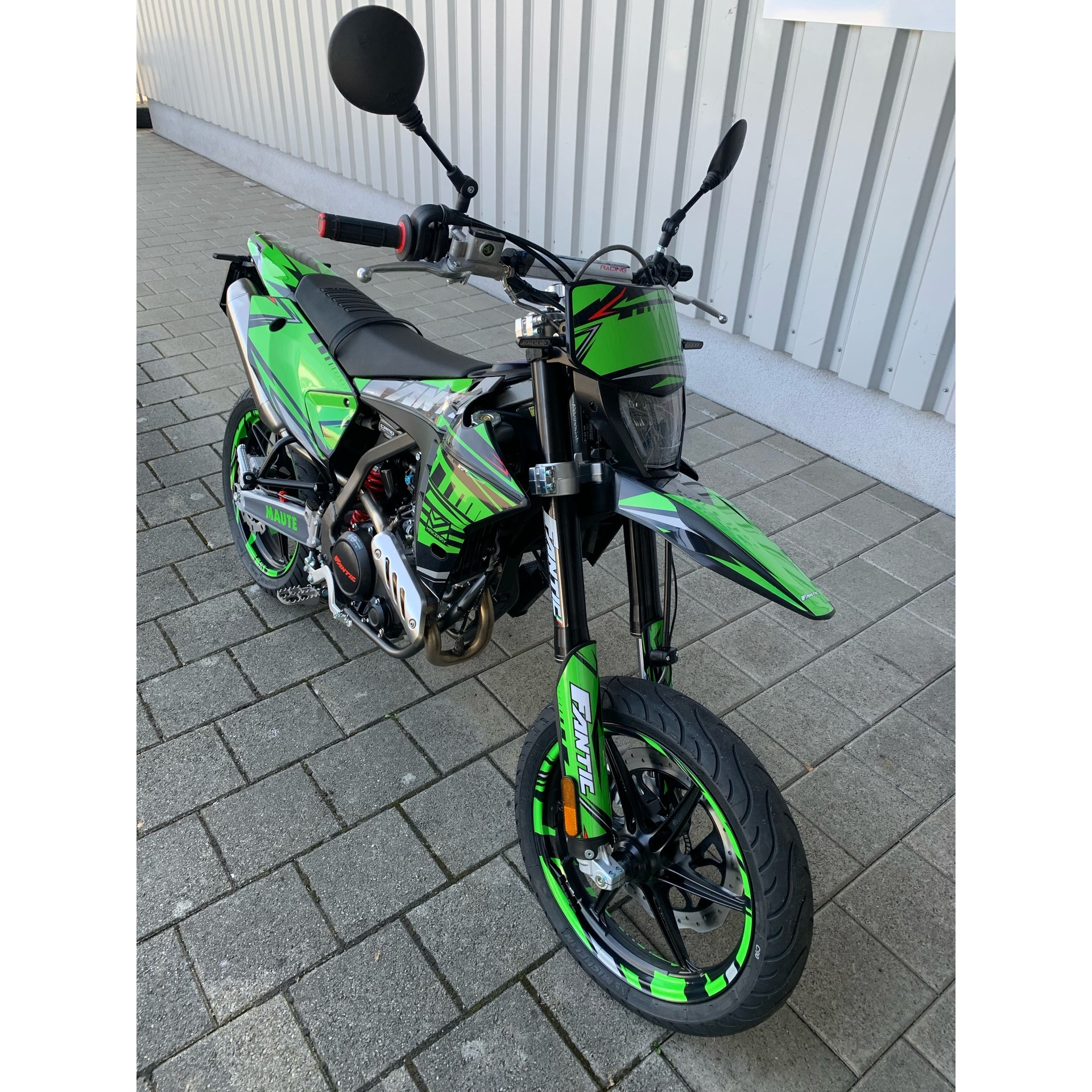 FANTIC XMF 125 Motard Performance-image-9