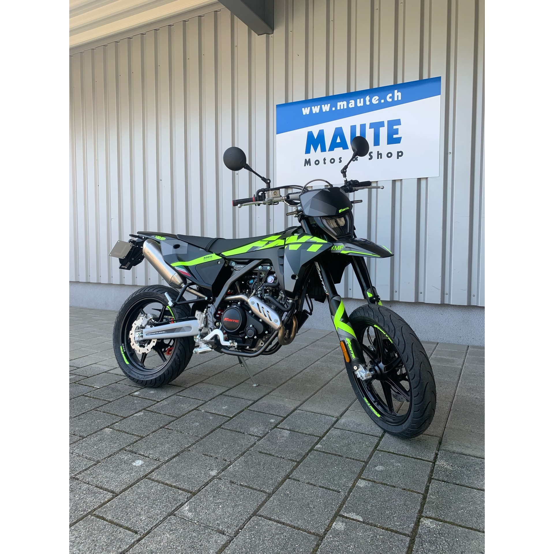 FANTIC XMF 125 Motard Performance-showroom-element-1
