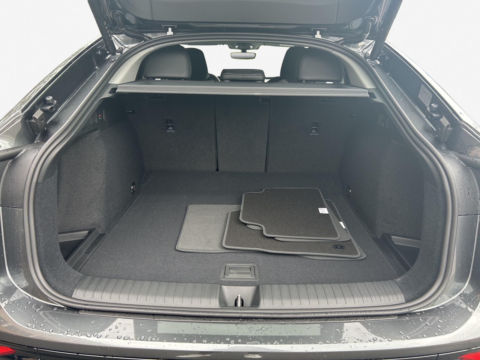 AUDI Q6 Sportback e-tron quattro-image-12