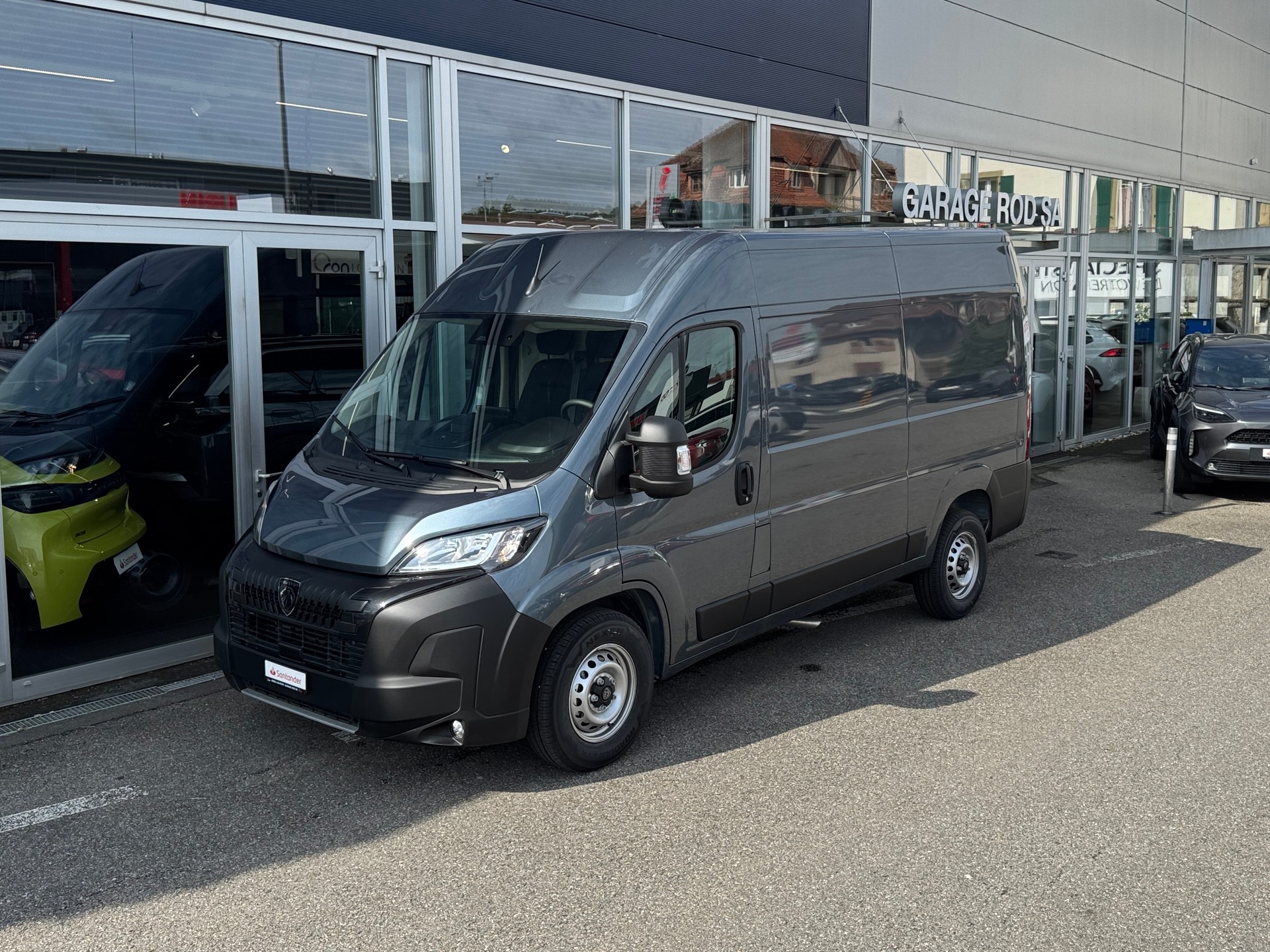 PEUGEOT Boxer 2.2 HDI 335 L2H2 EAT8