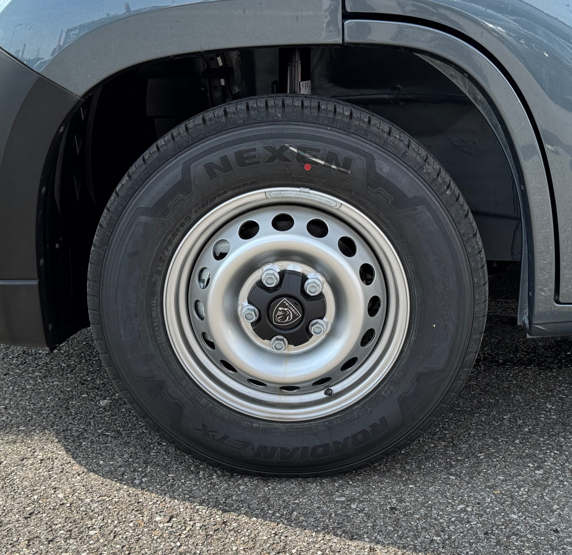 PEUGEOT Boxer 2.2 HDI 335 L2H2 EAT8-image-6