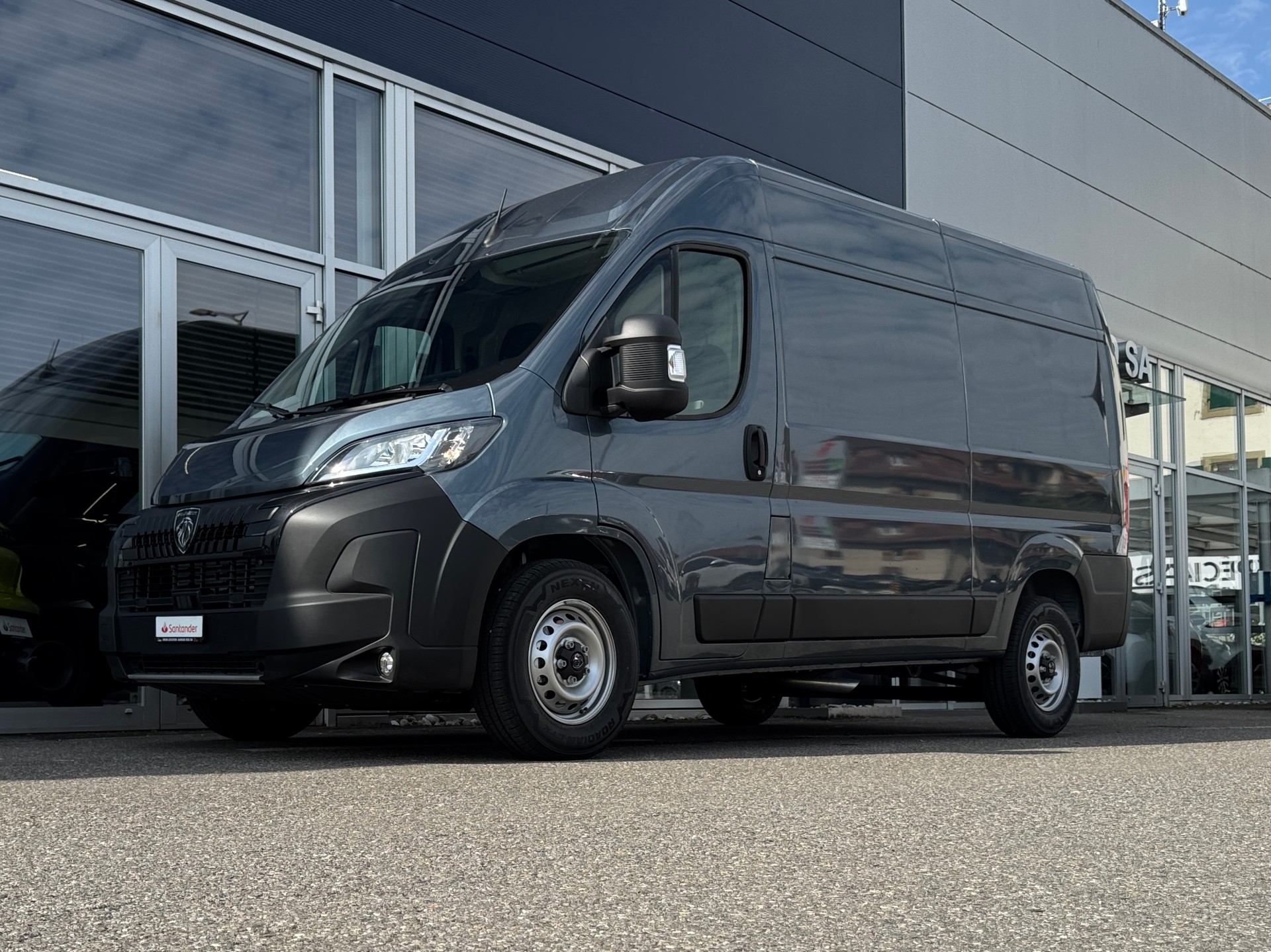 PEUGEOT Boxer 2.2 HDI 335 L2H2 EAT8-showroom-element-1