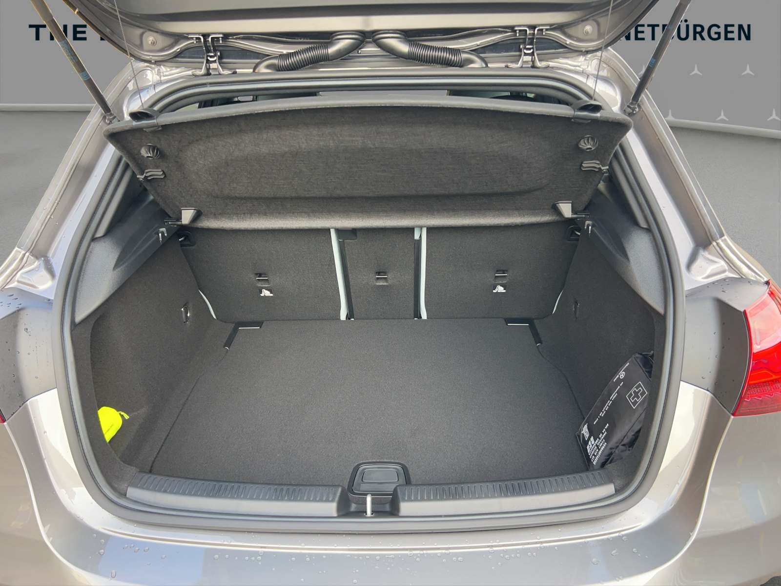 MERCEDES-BENZ A 250 4Matic 8G-DCT-image-14