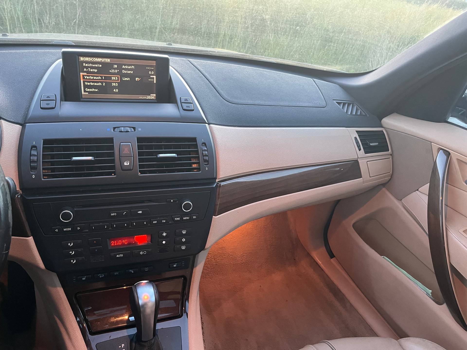 BMW X3 xDrive 30i (3.0si)-image-9
