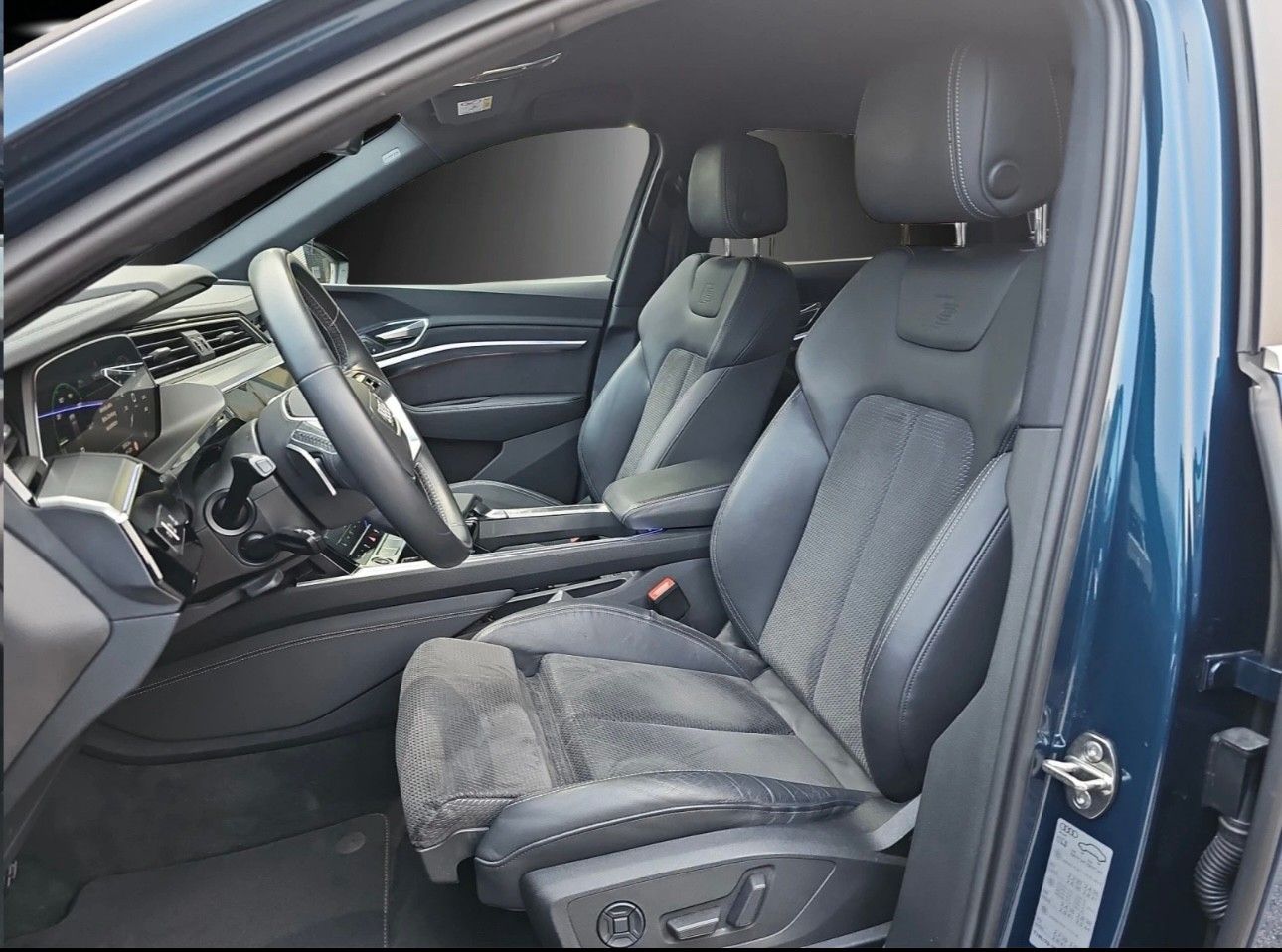 AUDI e-tron 50 Sportback quattro-image-10