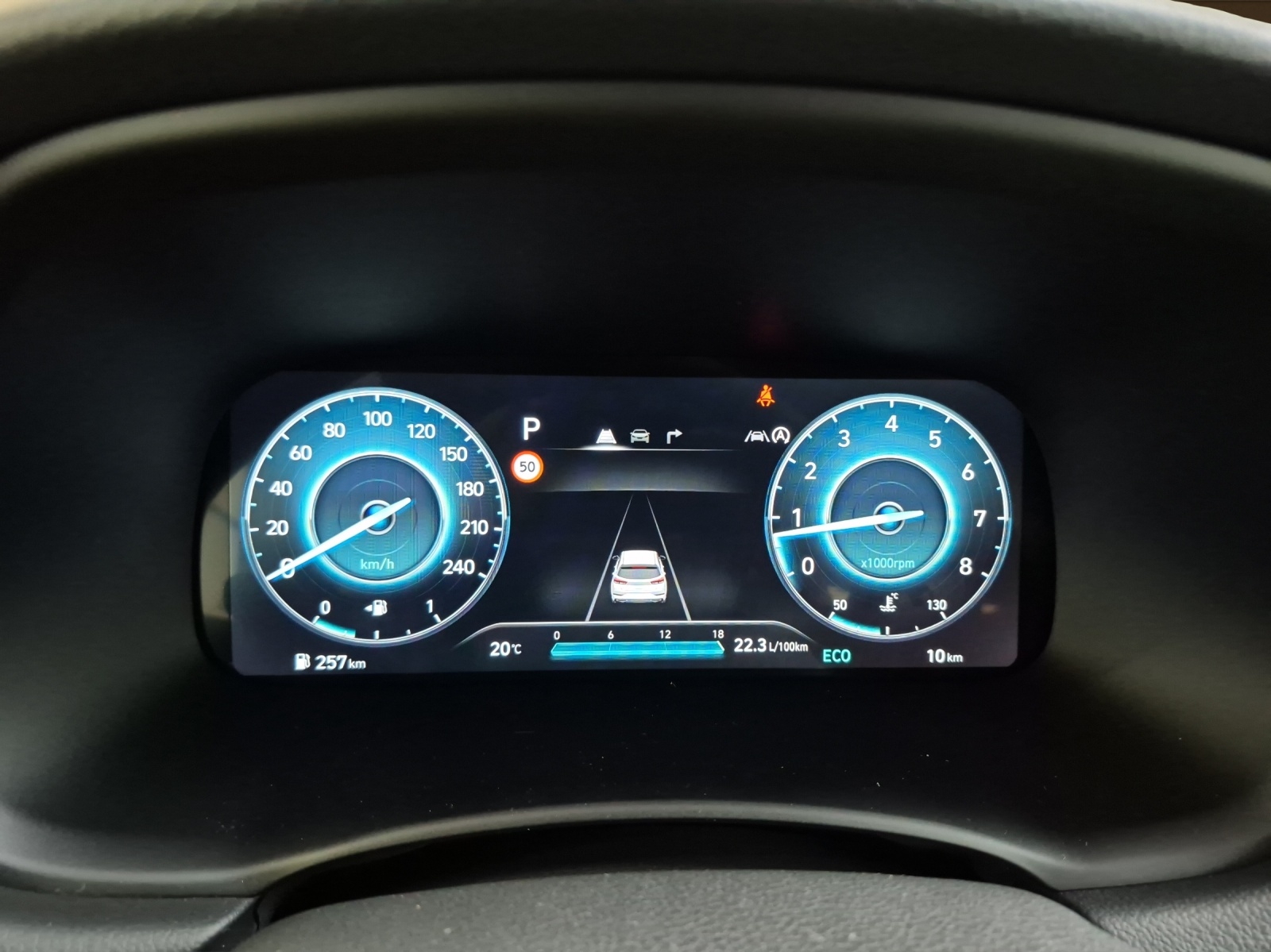 HYUNDAI i30 1.5 T-GDi Amplia-image-10