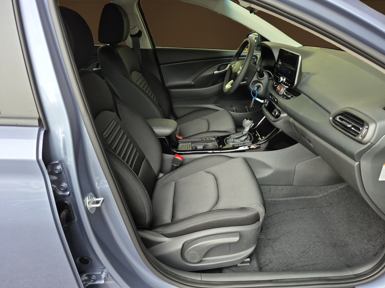 HYUNDAI i30 1.5 T-GDi Amplia-image-8