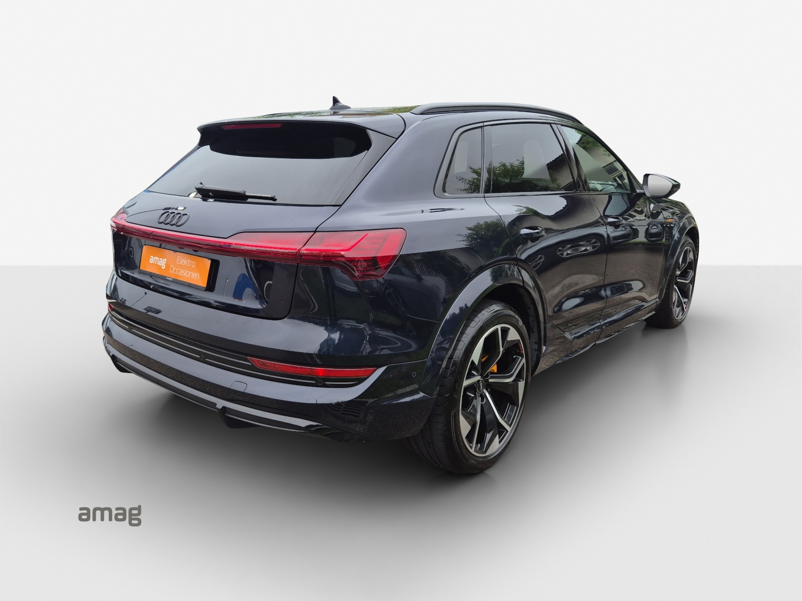 AUDI e-tron S quattro-image-5