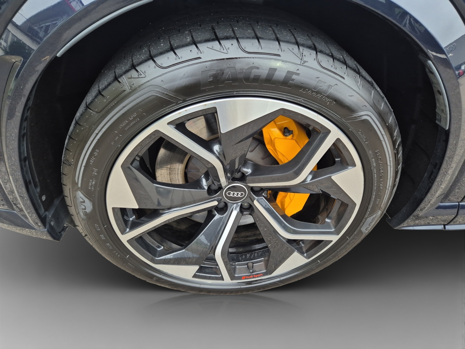 AUDI e-tron S quattro-image-14