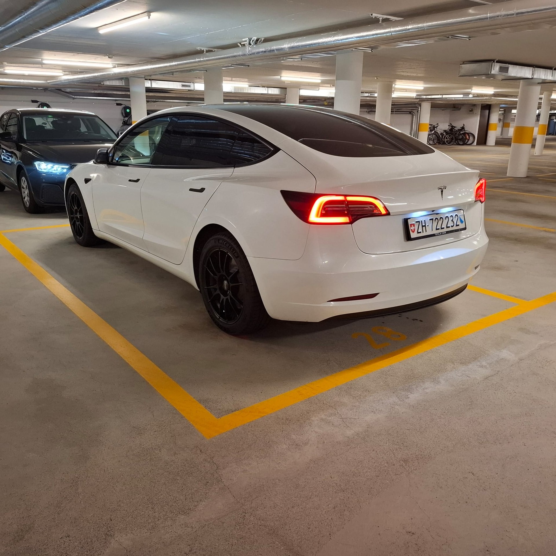 TESLA Model 3-image-3