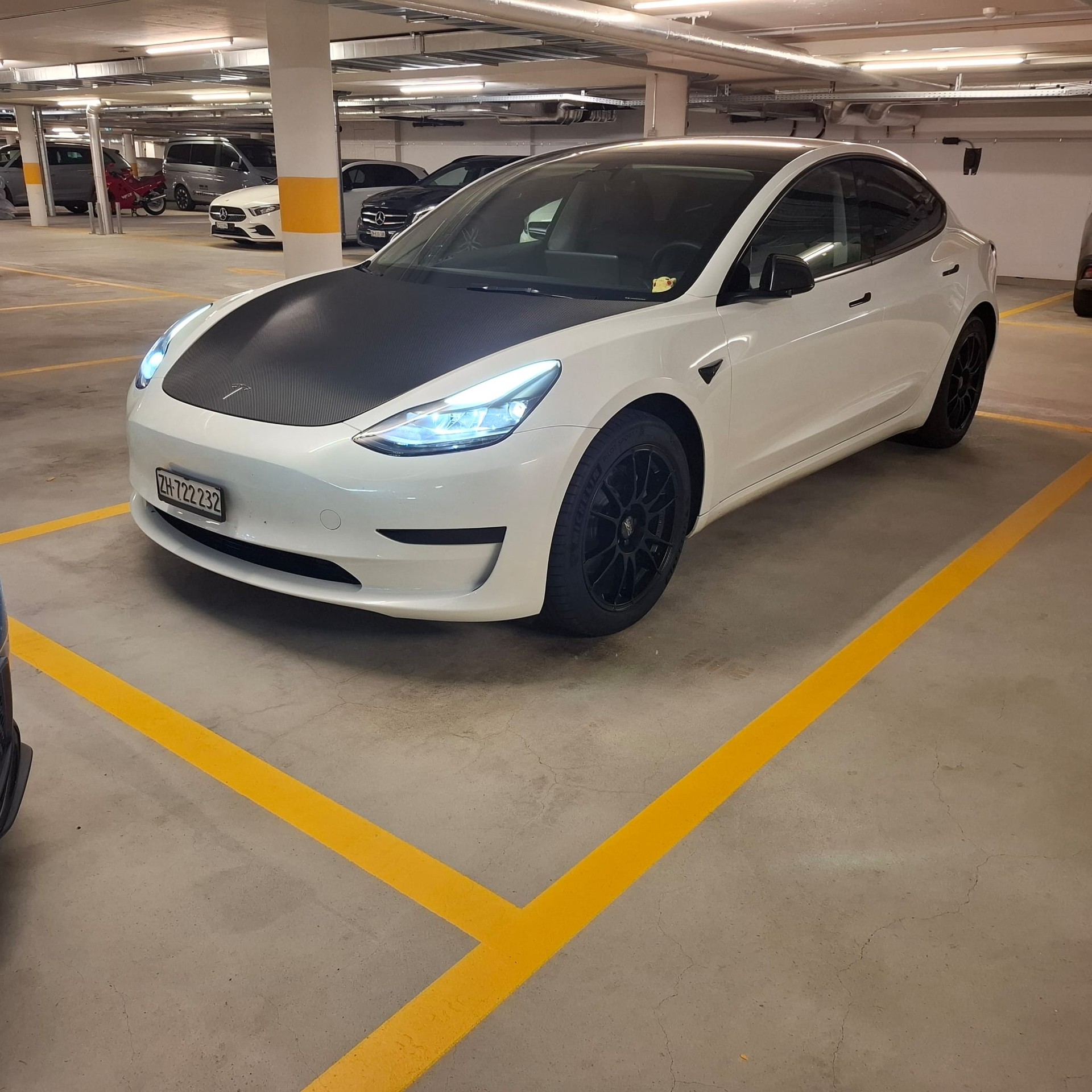 TESLA Model 3-image-0