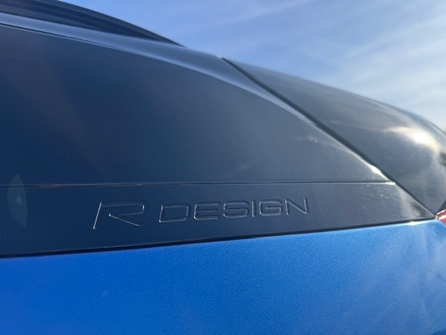 VOLVO 2.0 T4 R-Design 190 PS-image-4