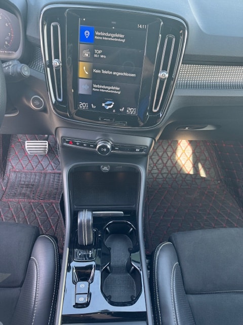 VOLVO 2.0 T4 R-Design 190 PS-image-12