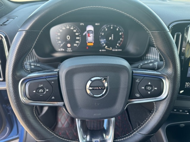 VOLVO 2.0 T4 R-Design 190 PS-image-11