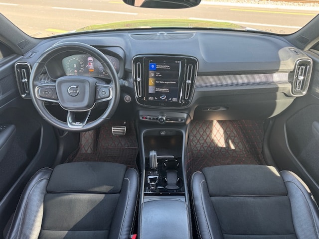 VOLVO 2.0 T4 R-Design 190 PS-image-9
