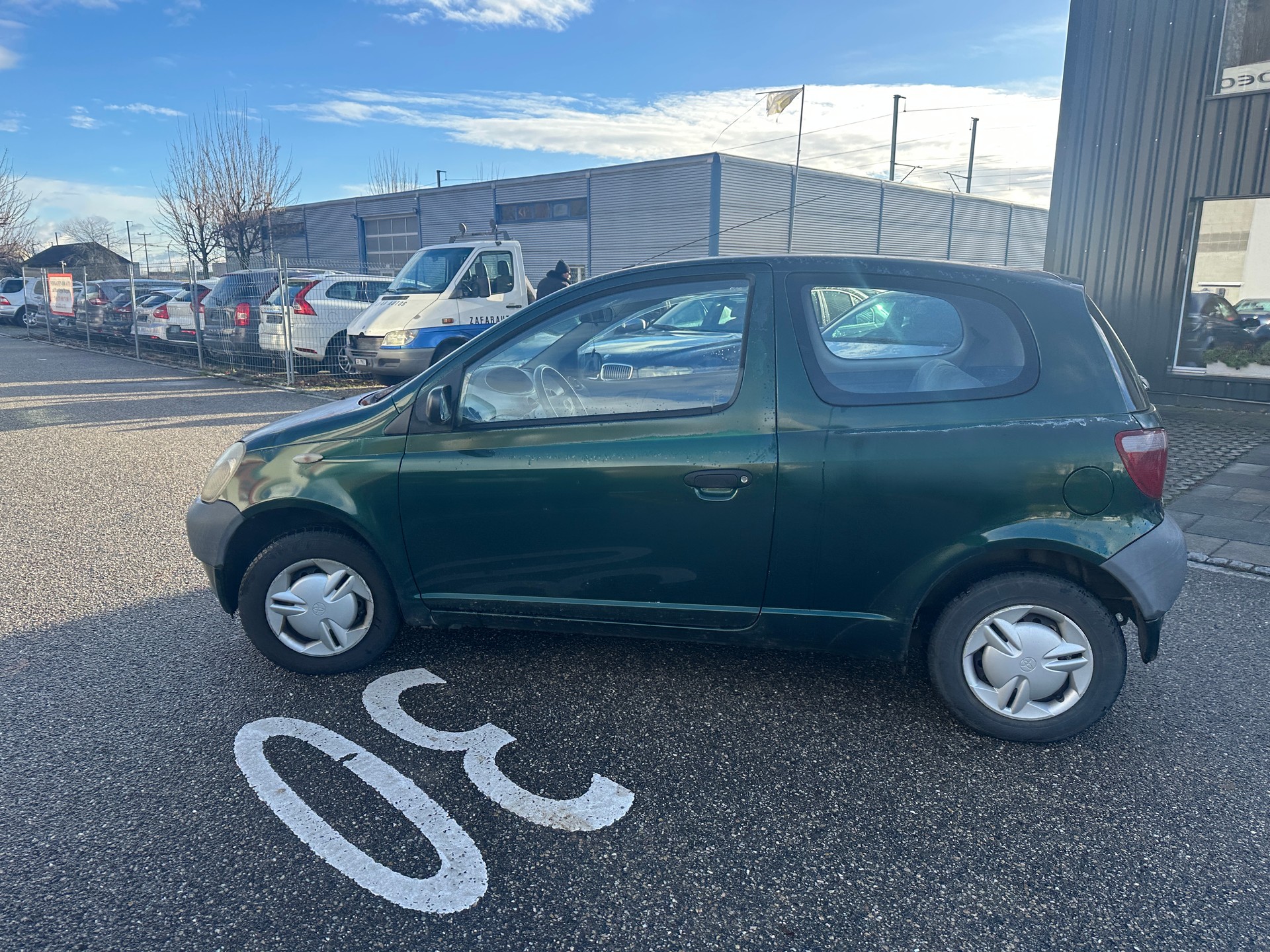 TOYOTA Yaris 1.0-image-9
