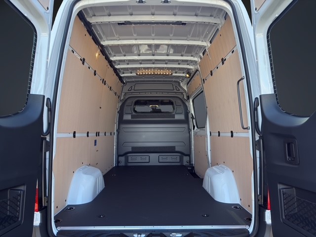 MERCEDES-BENZ eSprinter 320 81kWh Standard Hoch Pro-image-8