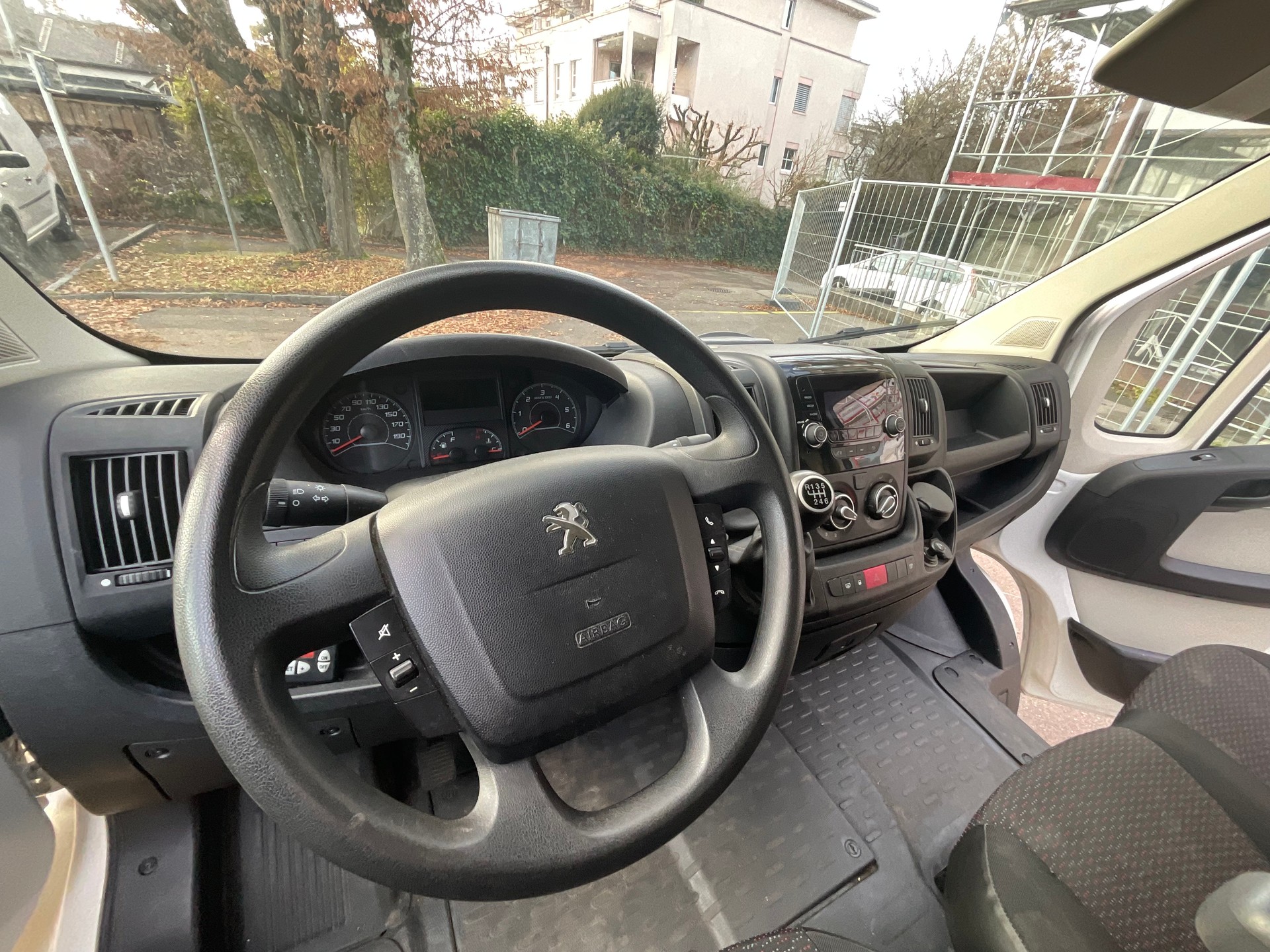 PEUGEOT Boxer 2.0 HDI 335 Active L2H2-image-6