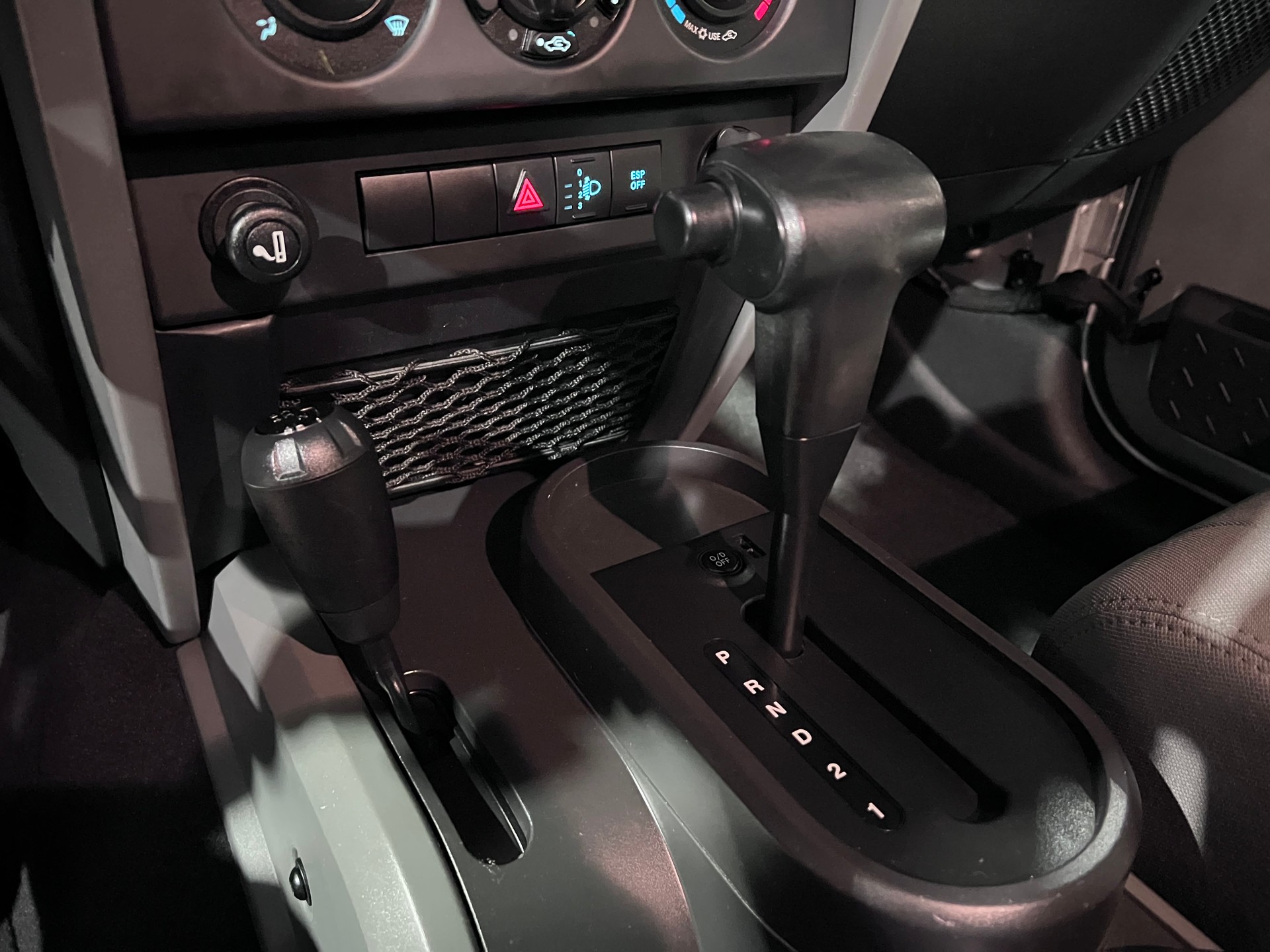 JEEP Wrangler 3.8 Sahara Automatic-image-16