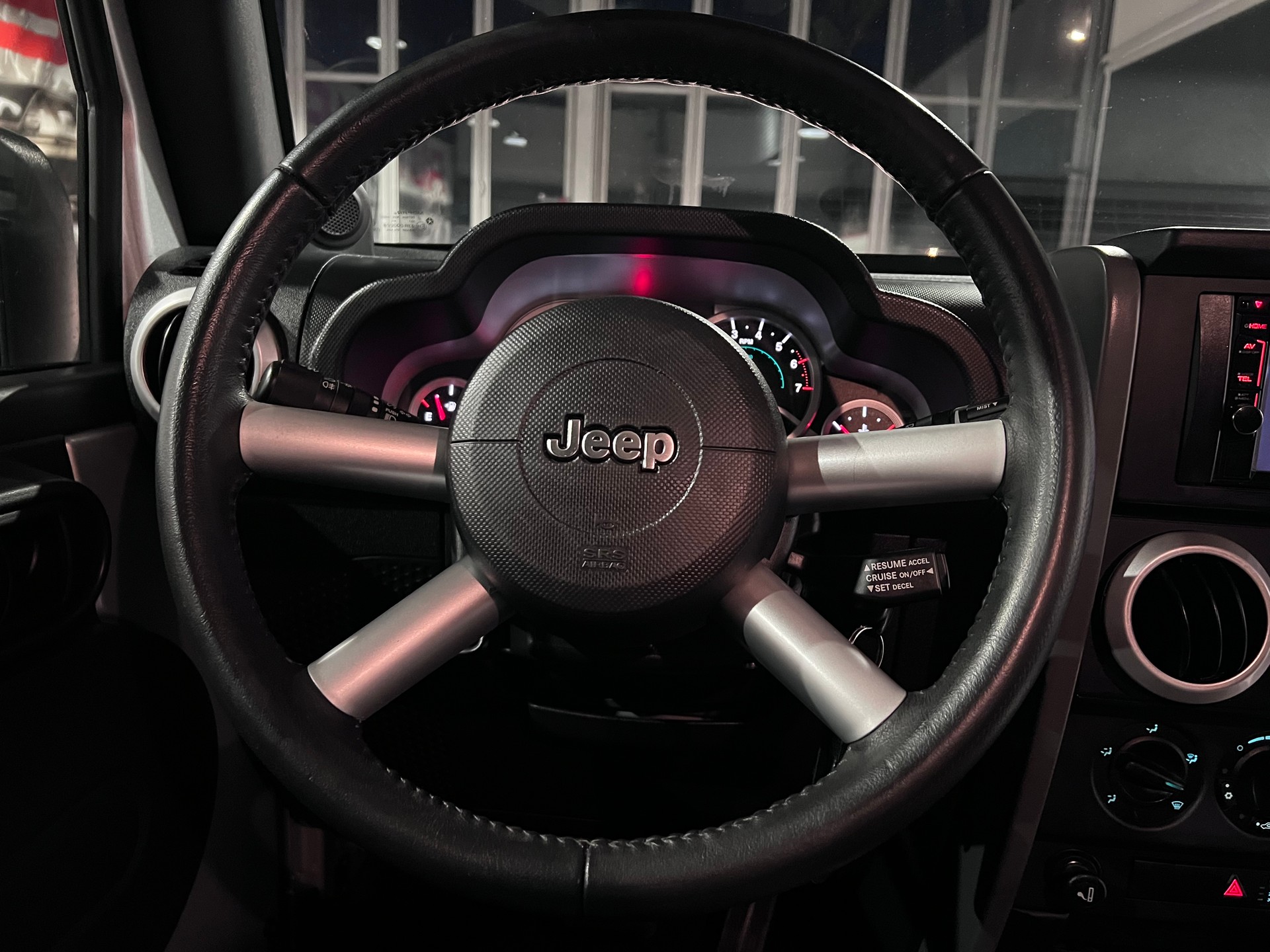 JEEP Wrangler 3.8 Sahara Automatic-image-15