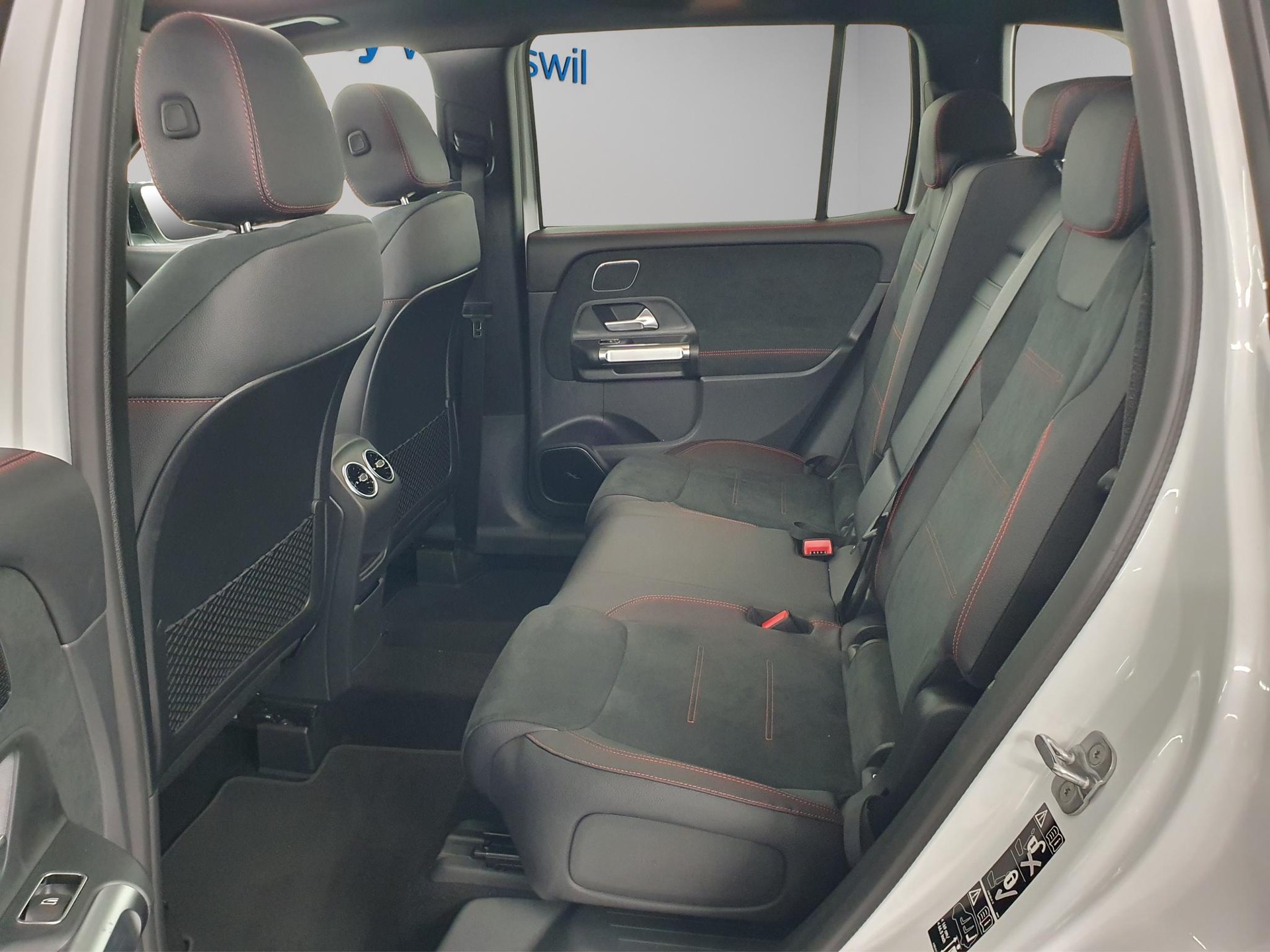 MERCEDES-BENZ GLB 220 d AMG Line 4matic-image-6
