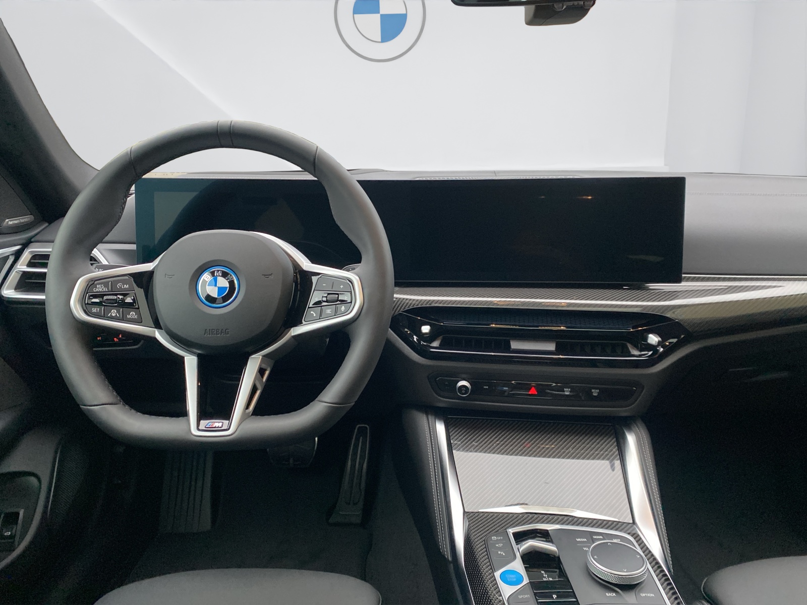 BMW i4 xDrive40-image-15