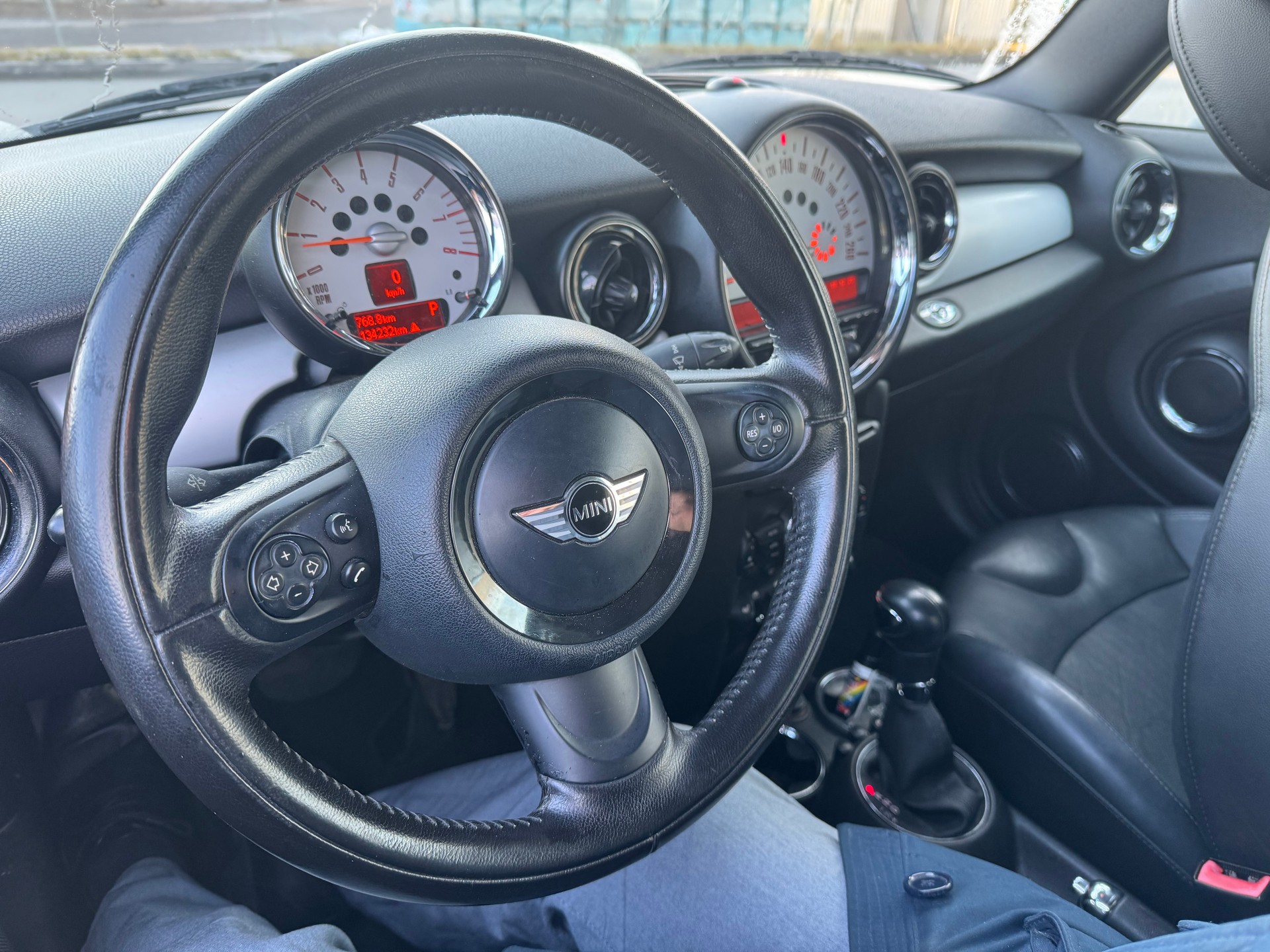 MINI Cooper Cabriolet Steptronic-image-14