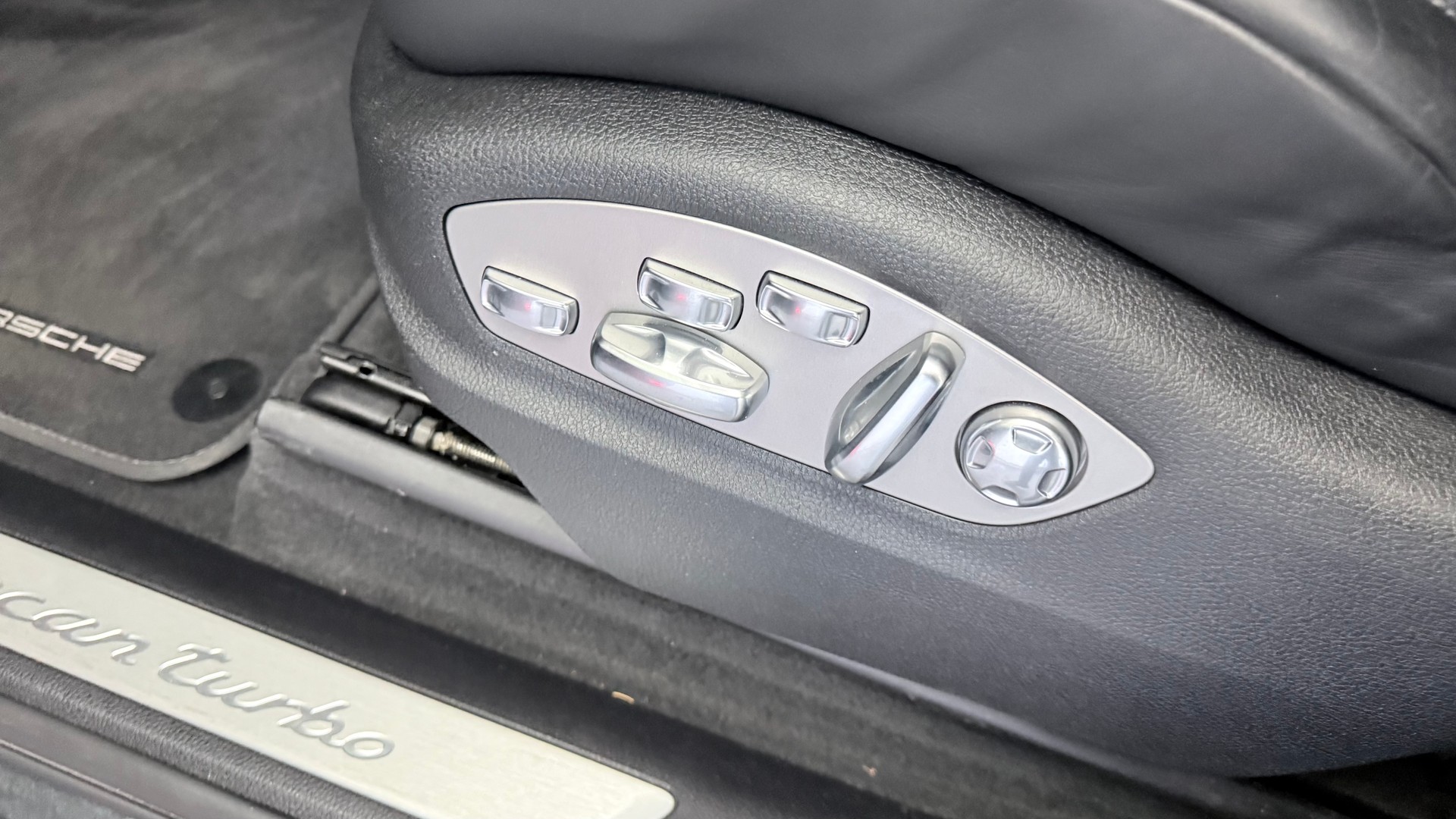 PORSCHE Macan 2.9 V6 Turbo-image-18