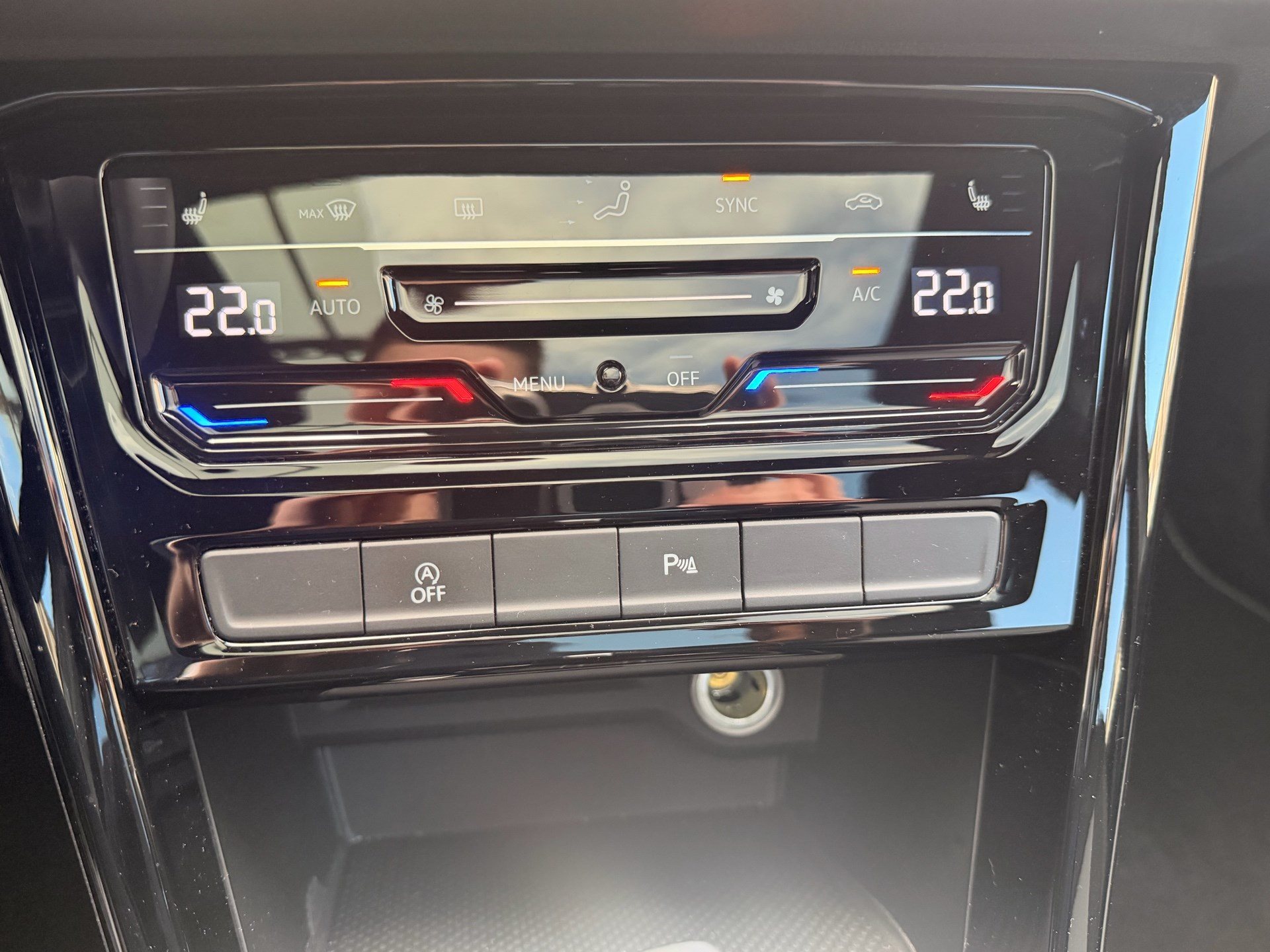 VW Touran 1.5 TSI DSG HIGHLINE R-LINE BLACK STYLE *** TOP AUSSTATTUNG ***-image-21