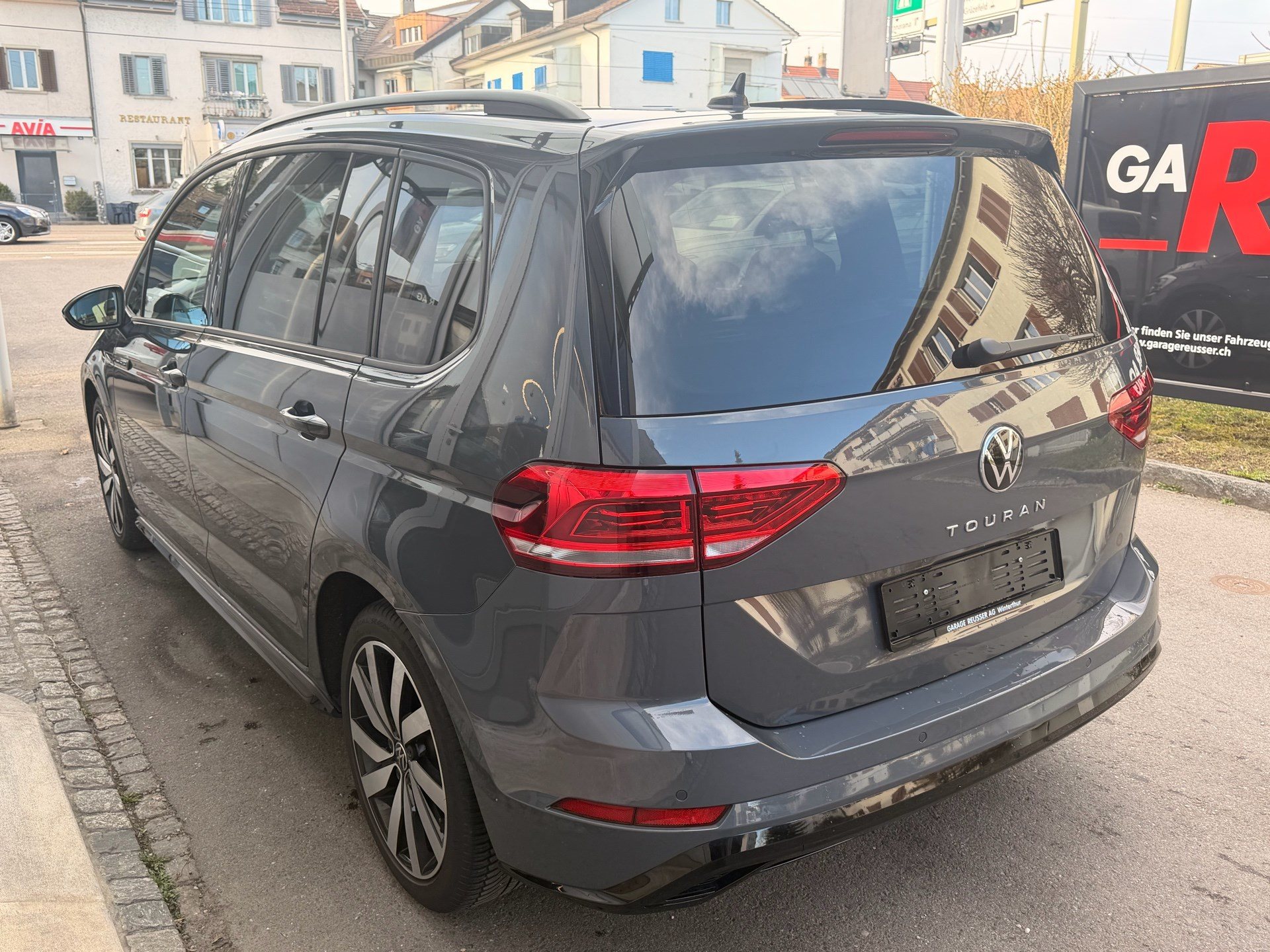 VW Touran 1.5 TSI DSG HIGHLINE R-LINE BLACK STYLE *** TOP AUSSTATTUNG ***-image-5