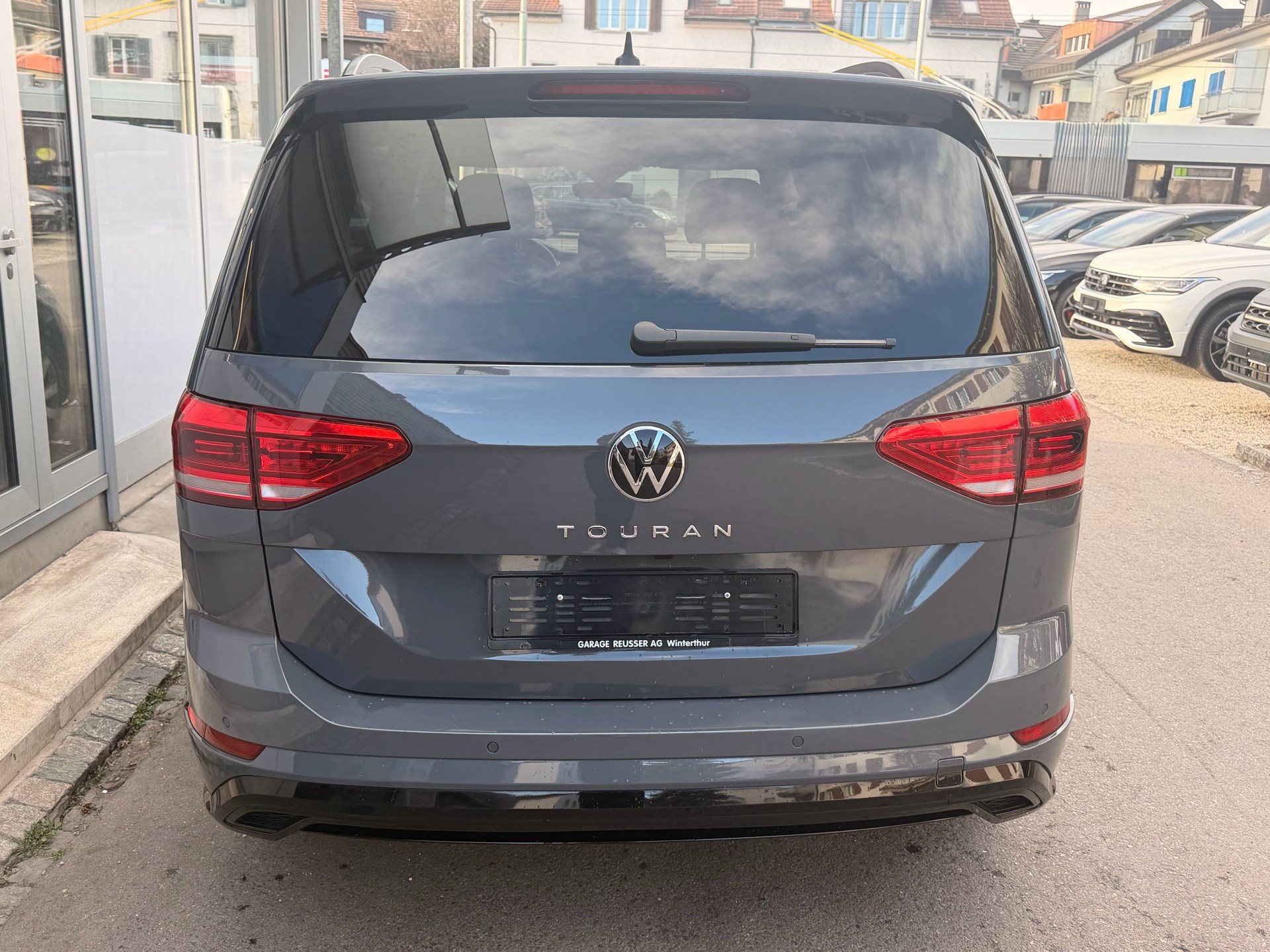 VW Touran 1.5 TSI DSG HIGHLINE R-LINE BLACK STYLE *** TOP AUSSTATTUNG ***-image-4