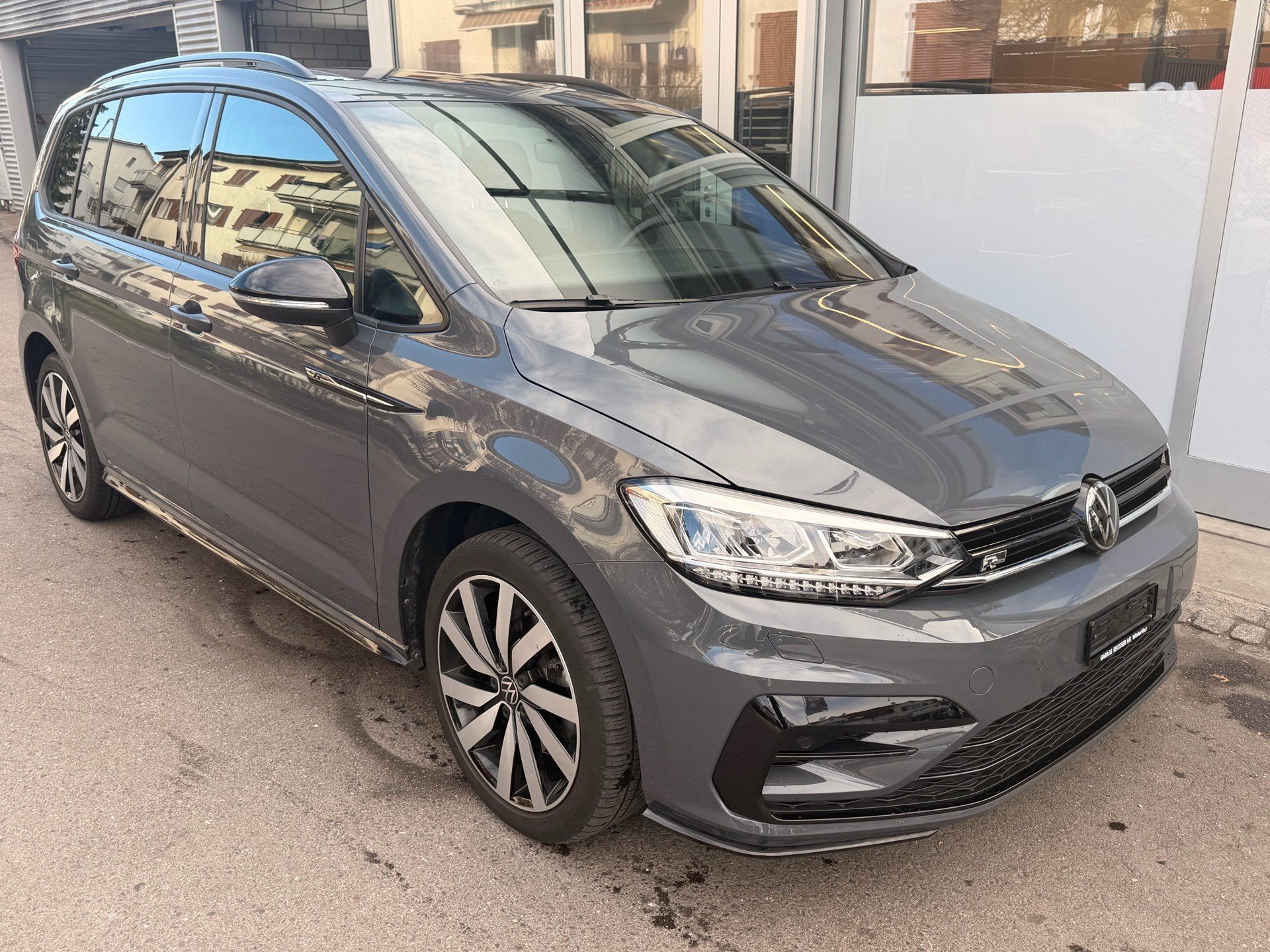VW Touran 1.5 TSI DSG HIGHLINE R-LINE BLACK STYLE *** TOP AUSSTATTUNG ***-image-2