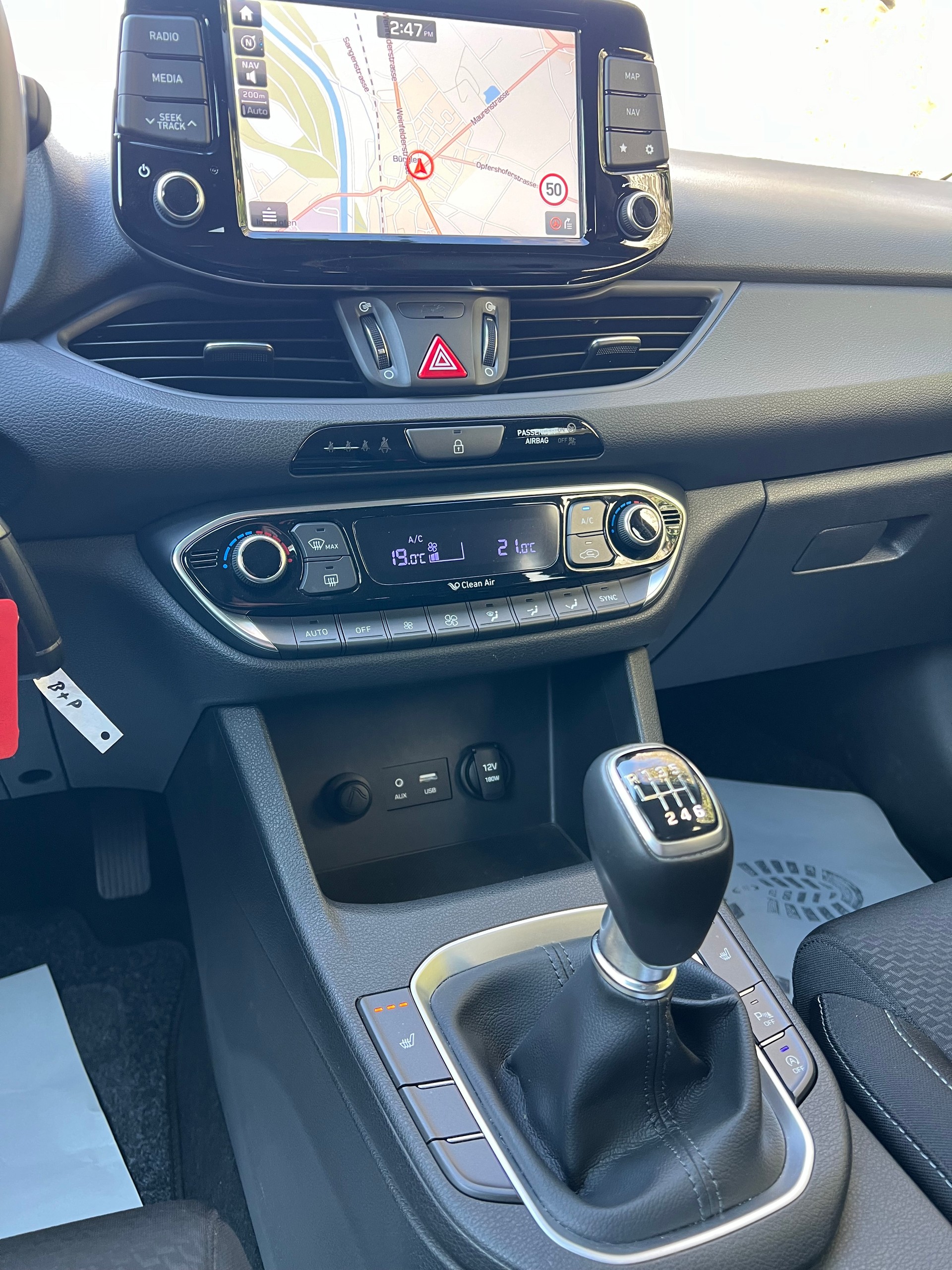 HYUNDAI i30 1.4 T-GDi Origo-image-11