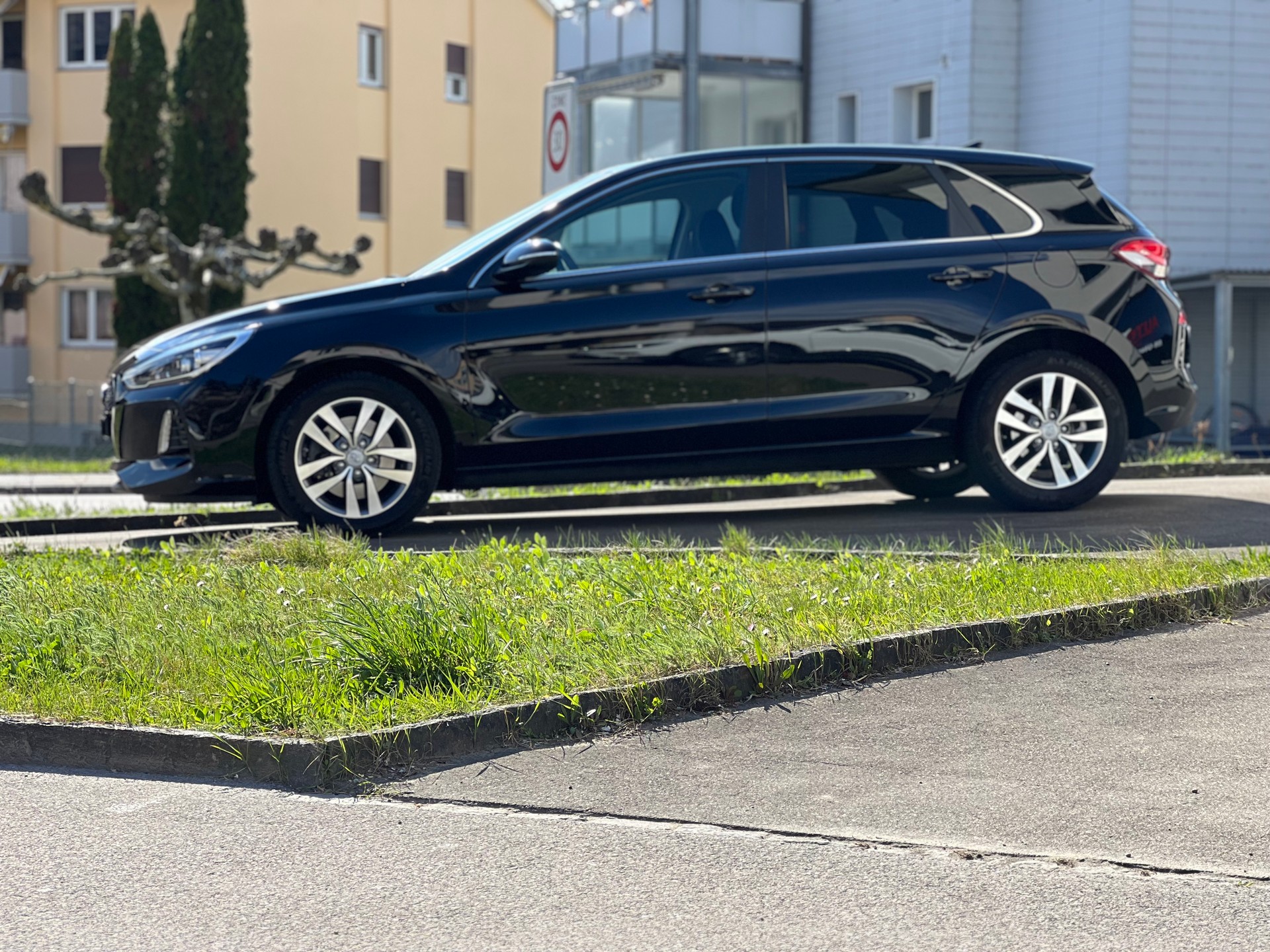 HYUNDAI i30 1.4 T-GDi Origo-image-4